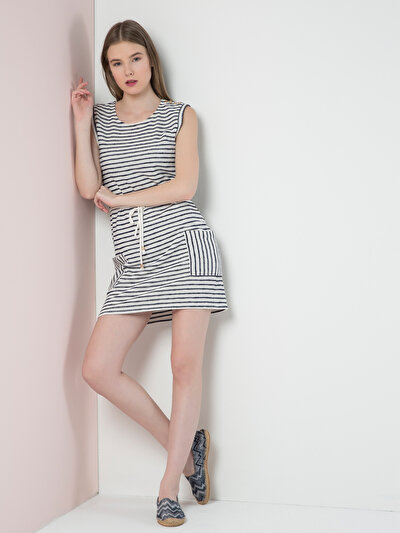 COLINS белый женский платья COLINS белый женский платья<br>Пол: женский; Цвет: белый; Размер INT: L;