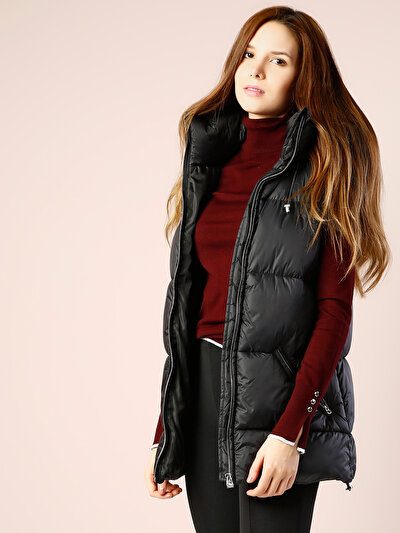 COLINS черный женский жилеты COLINS черный женский жилеты<br>Пол: женский; Цвет: черный; Размер INT: L;
