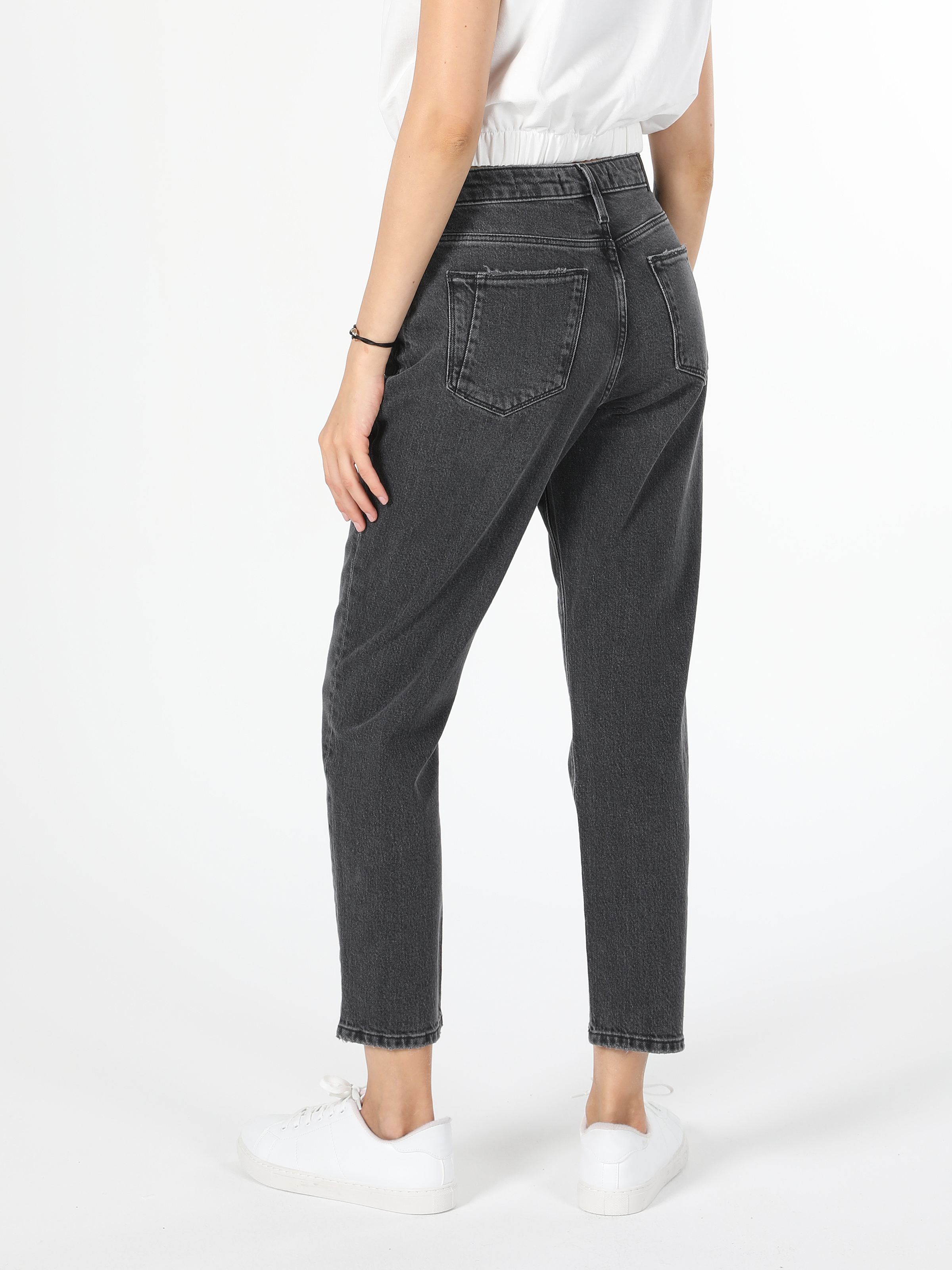 Показать информацию о Женские черные джинсы slim fit средняя посадка узкий крой