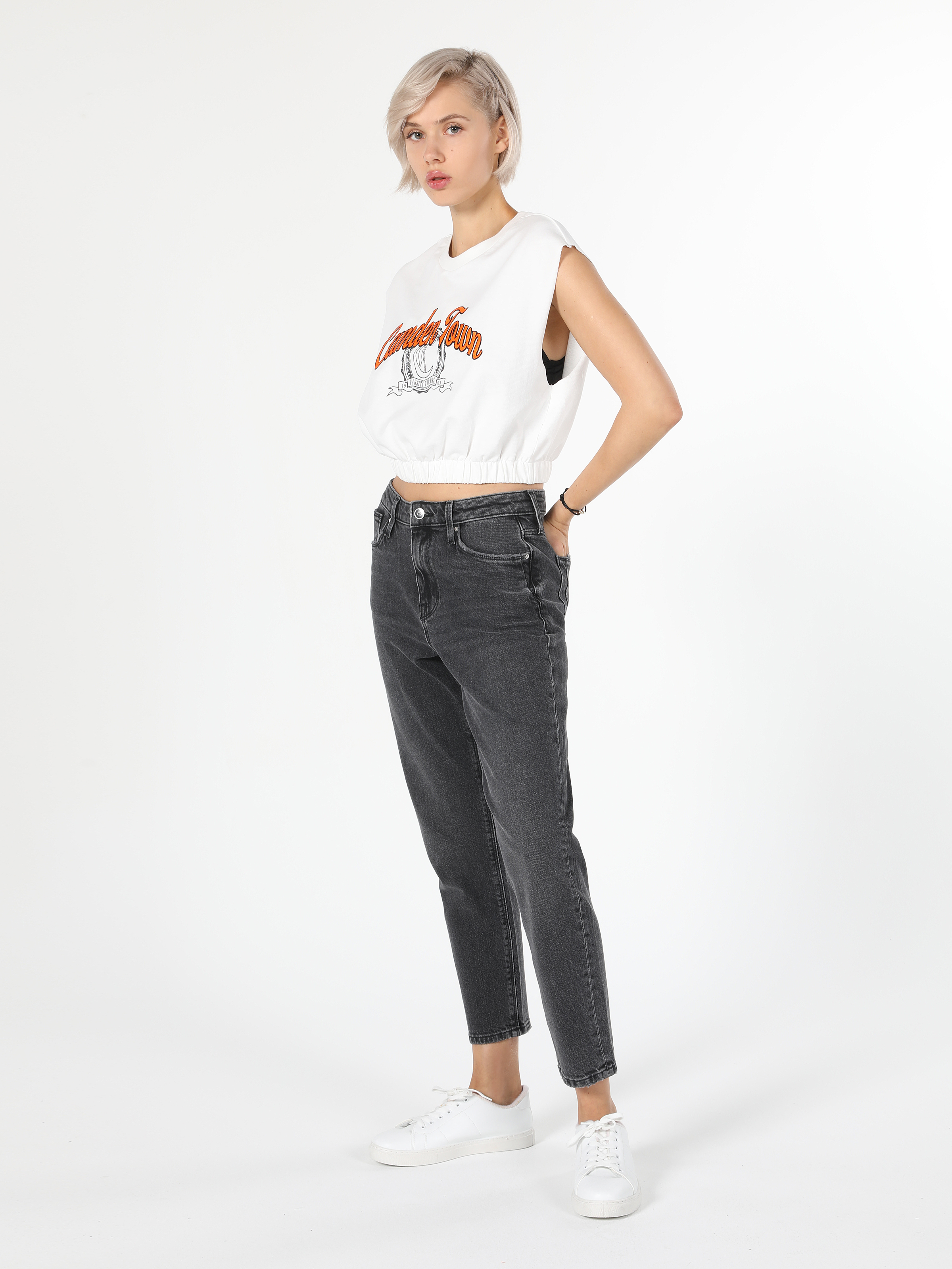 Показать информацию о Женские черные джинсы slim fit средняя посадка узкий крой