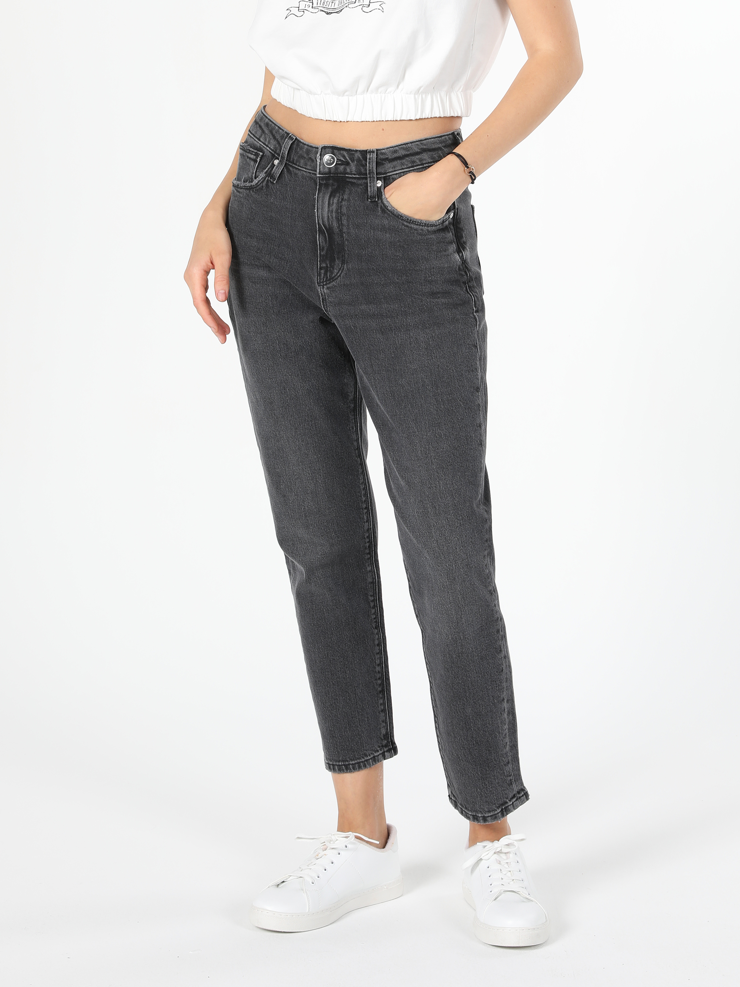 Показать информацию о Женские черные джинсы slim fit средняя посадка узкий крой