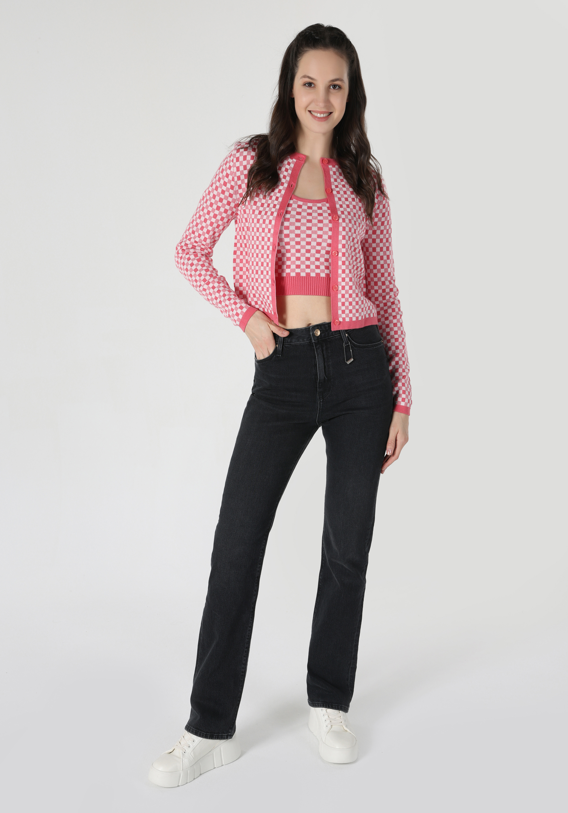 Показать информацию о Женский розовый кардиган slim fit