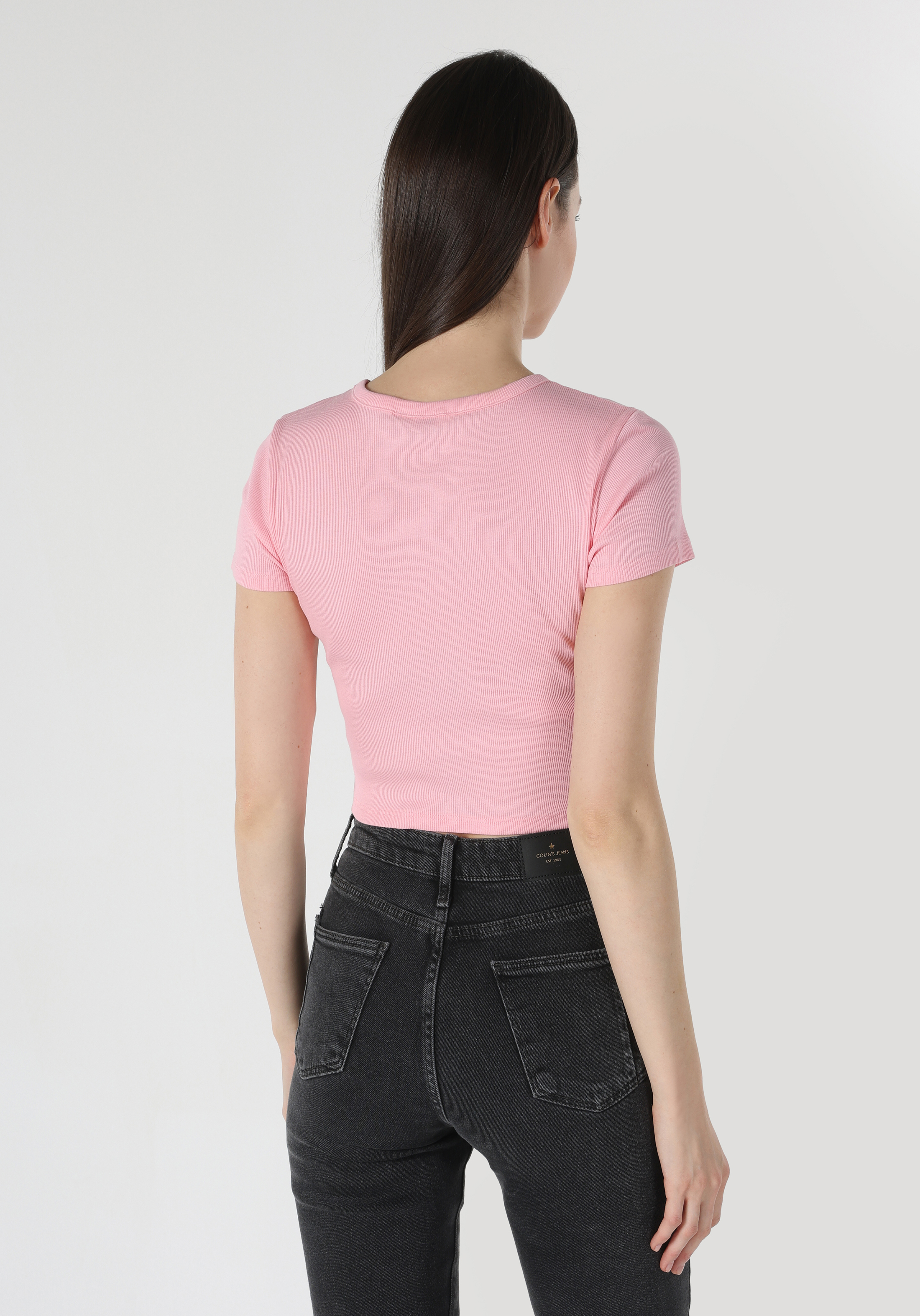 Показать информацию о Slim fit женская розовая футболка с коротким рукавом и круглым вырезом