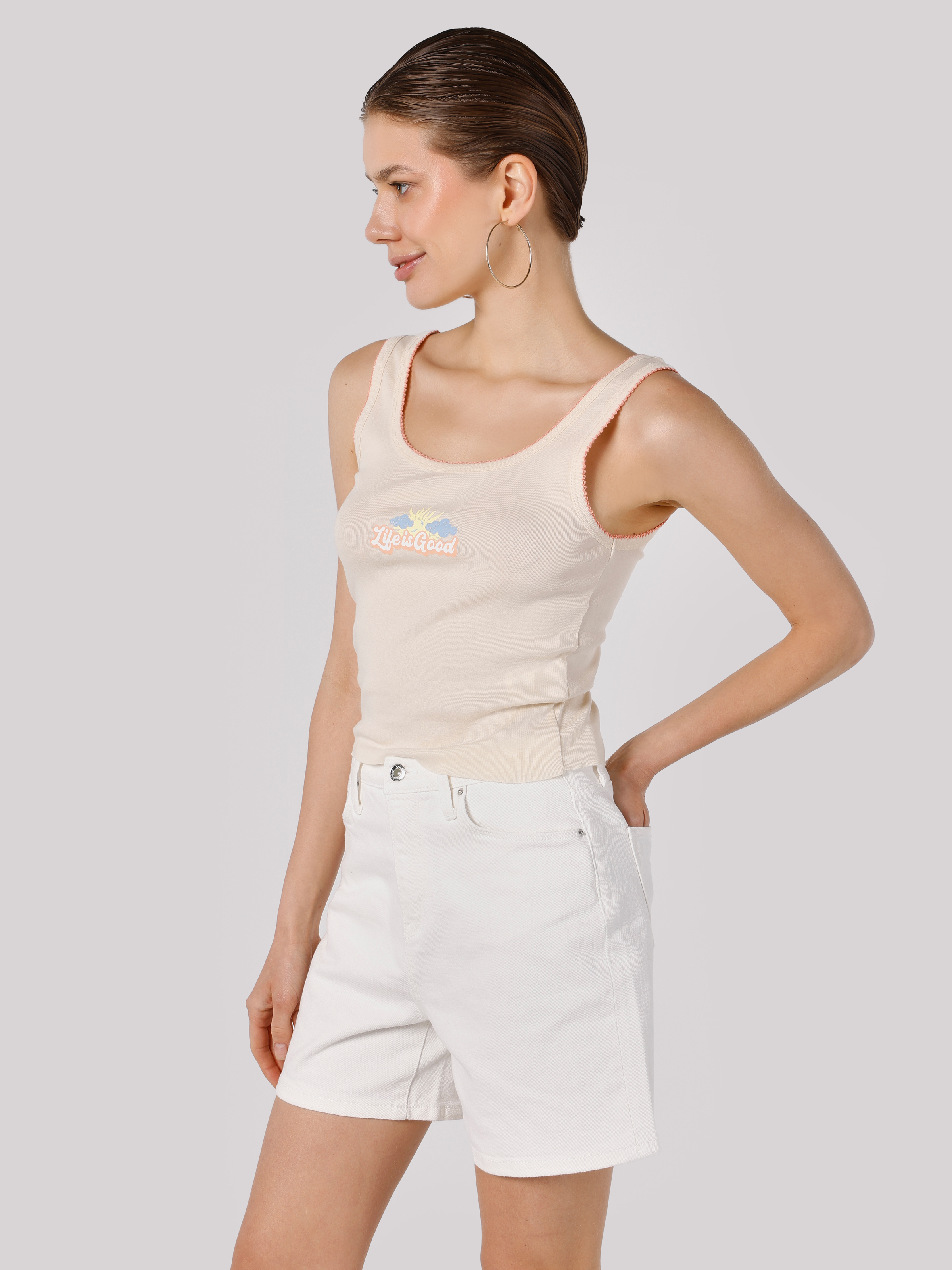 Показать информацию о Женская экрю майка regular fit