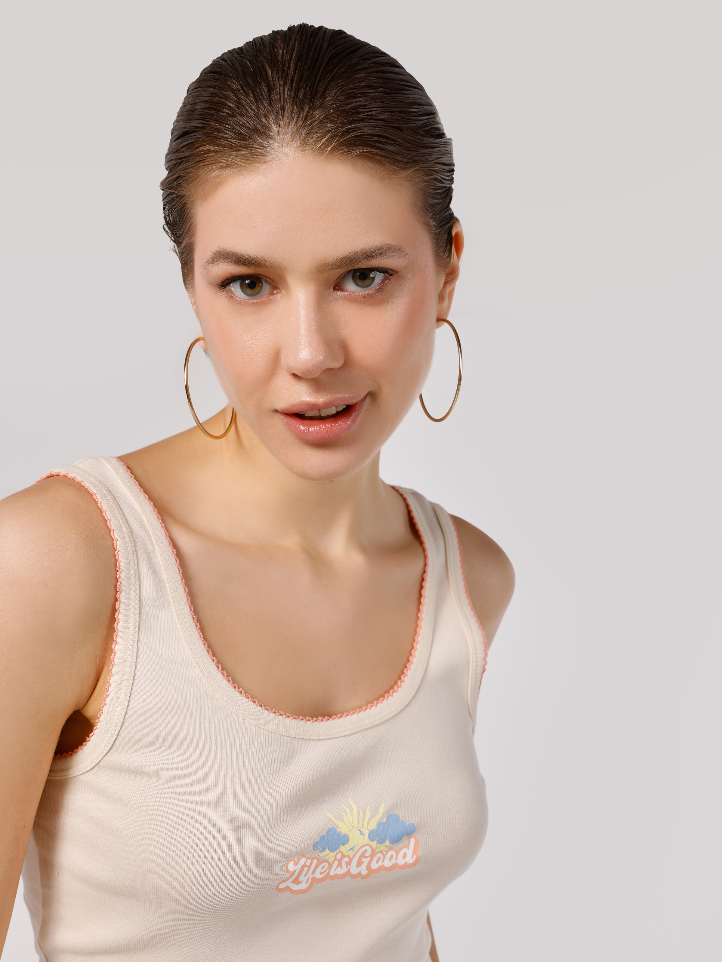 Показать информацию о Женская экрю майка regular fit