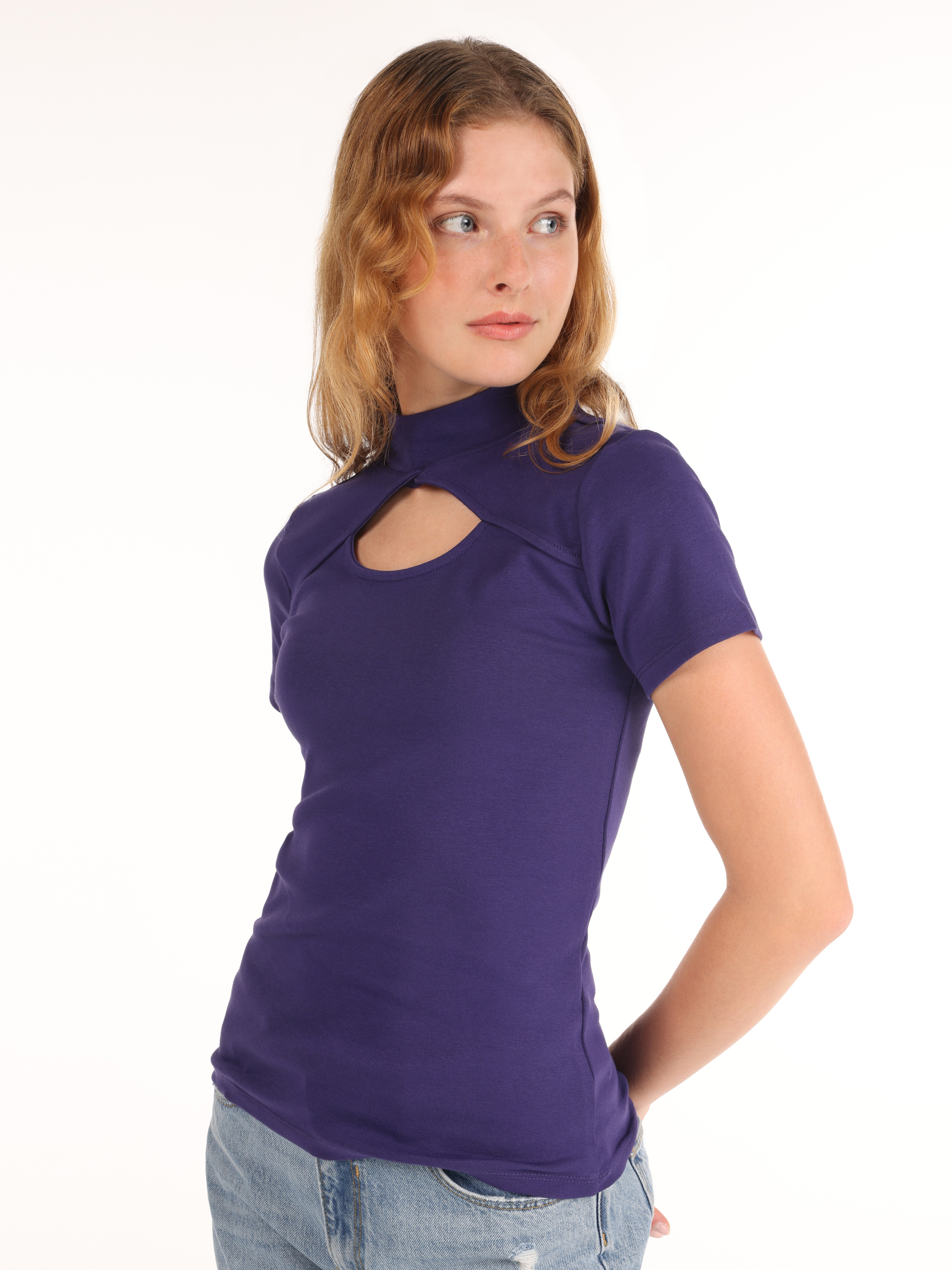 Показать информацию о Slim fit полуводолазка женская фиолетовая футболка с коротким рукавом