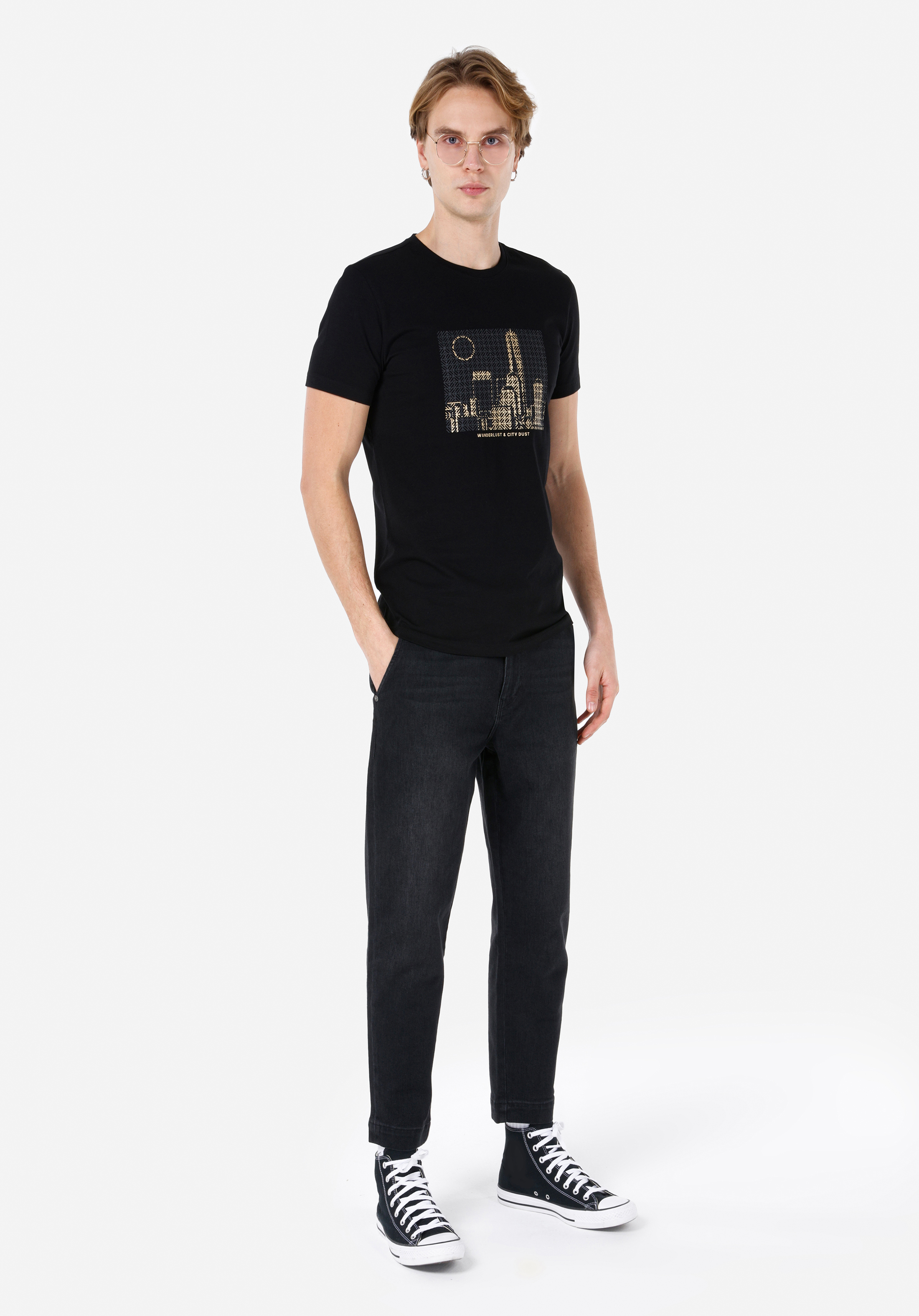 Показать информацию о Slim fit круглый вырез прямая мужская черная футболка с коротким рукавом