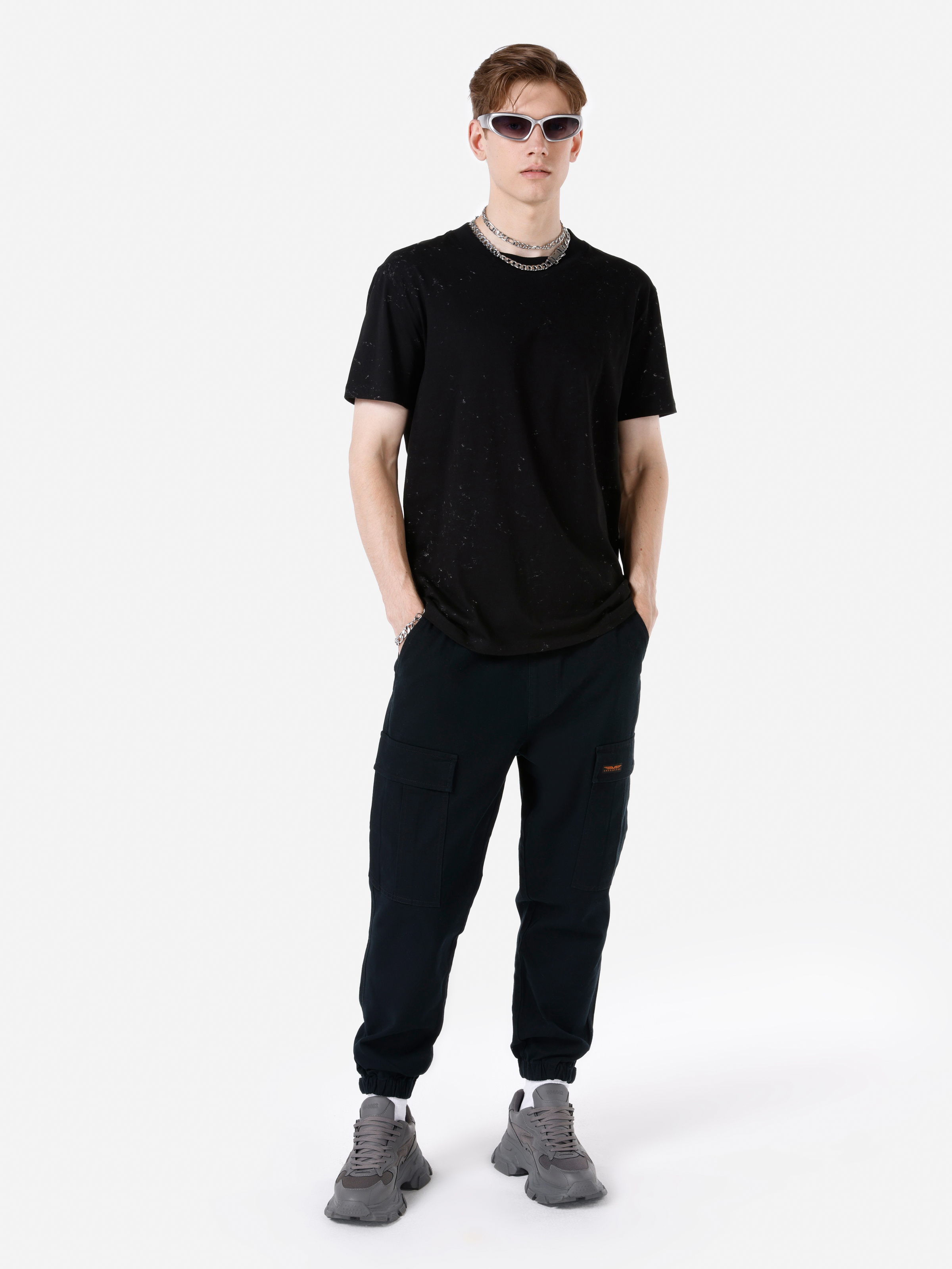 Показать информацию о Comfort fit мужская черная футболка с коротким рукавом и круглым воротником и принтом