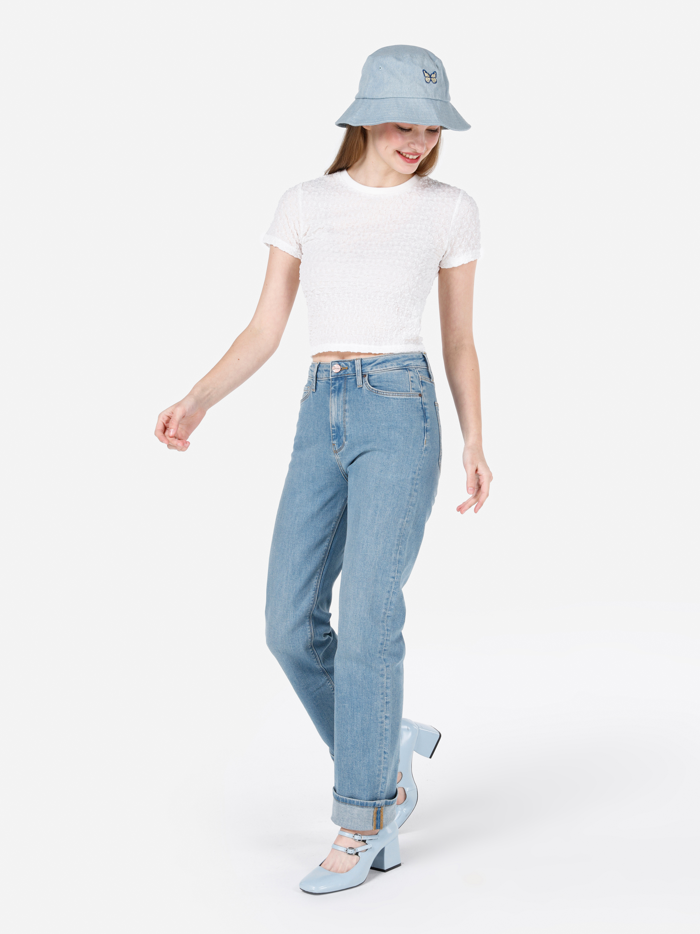 Показать информацию о Slim fit женская белая футболка с коротким рукавом и круглым вырезом