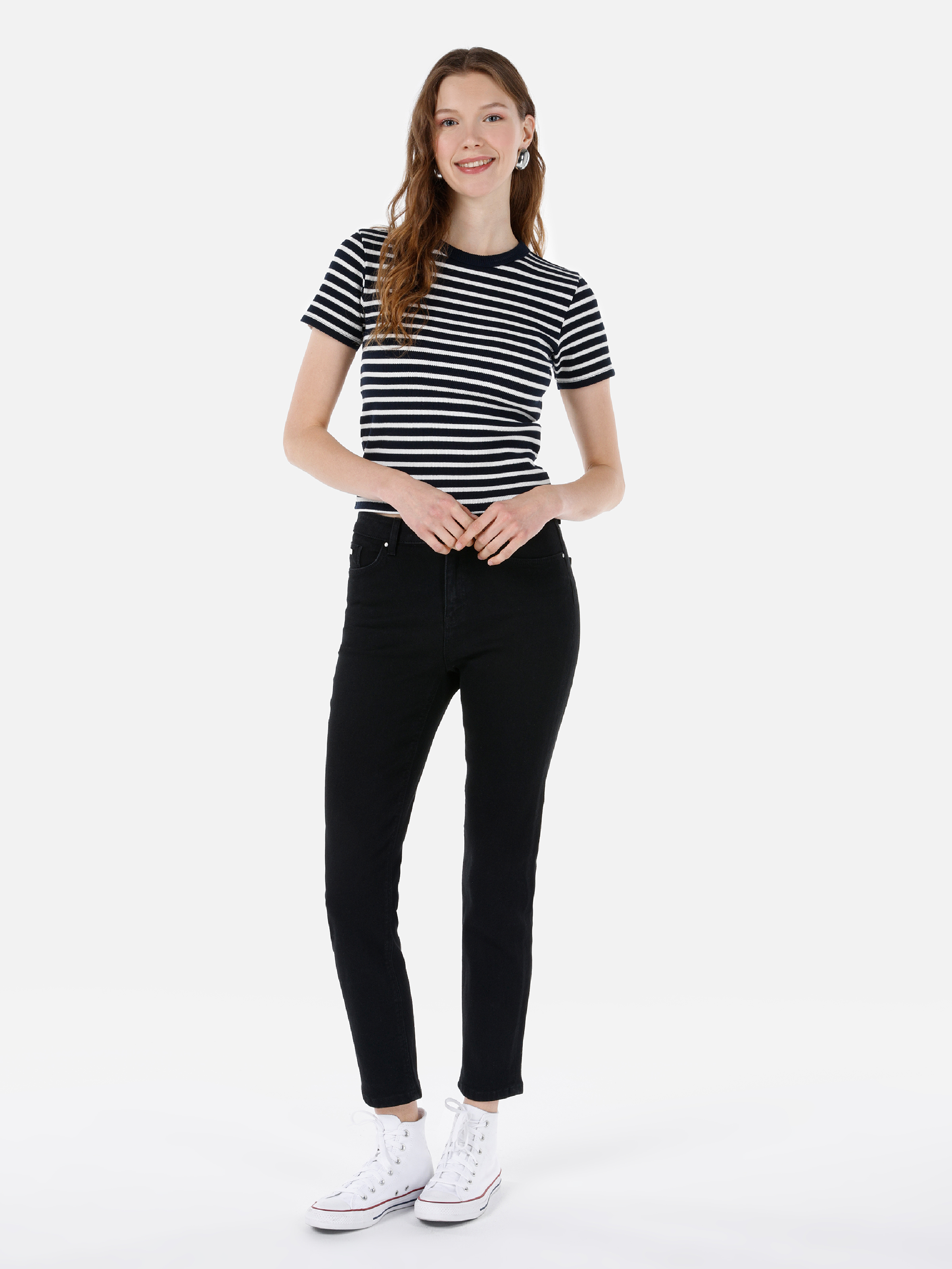 Показать информацию о Slim fit женская темно-синяя футболка с коротким рукавом с круглым вырезом