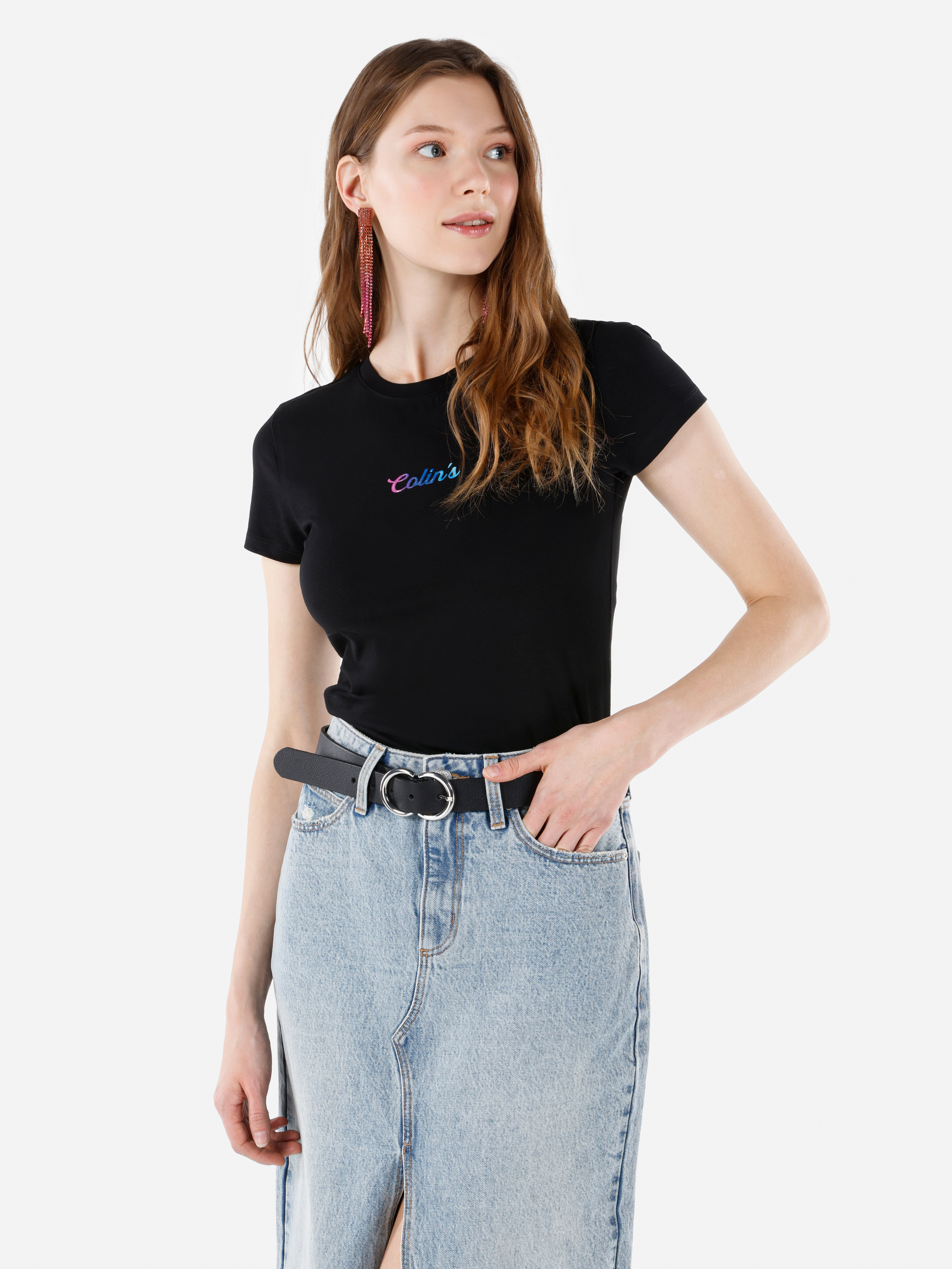 Показать информацию о Slim fit женская черная футболка с круглым вырезом и коротким рукавом