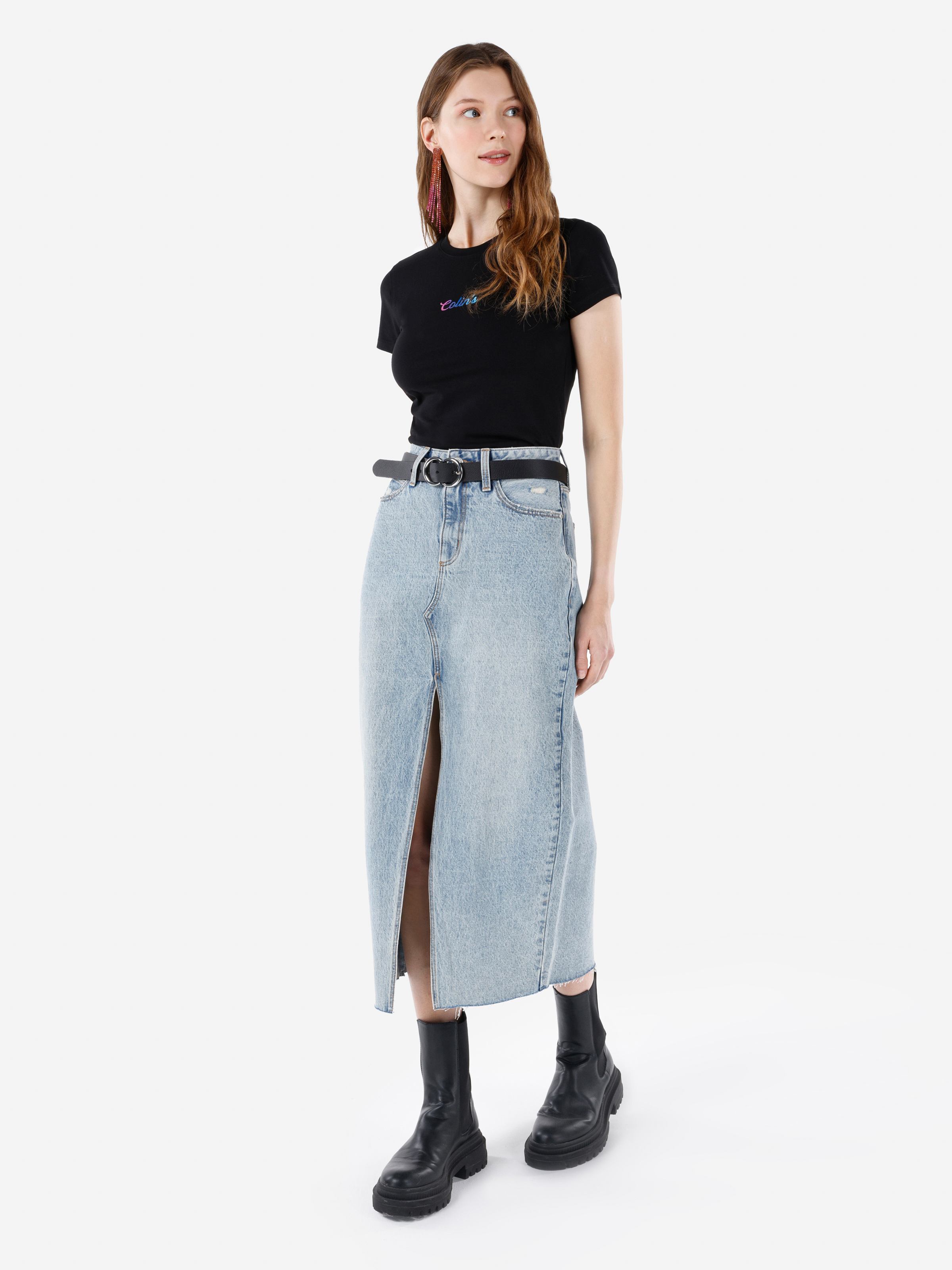 Показать информацию о Slim fit женская черная футболка с круглым вырезом и коротким рукавом