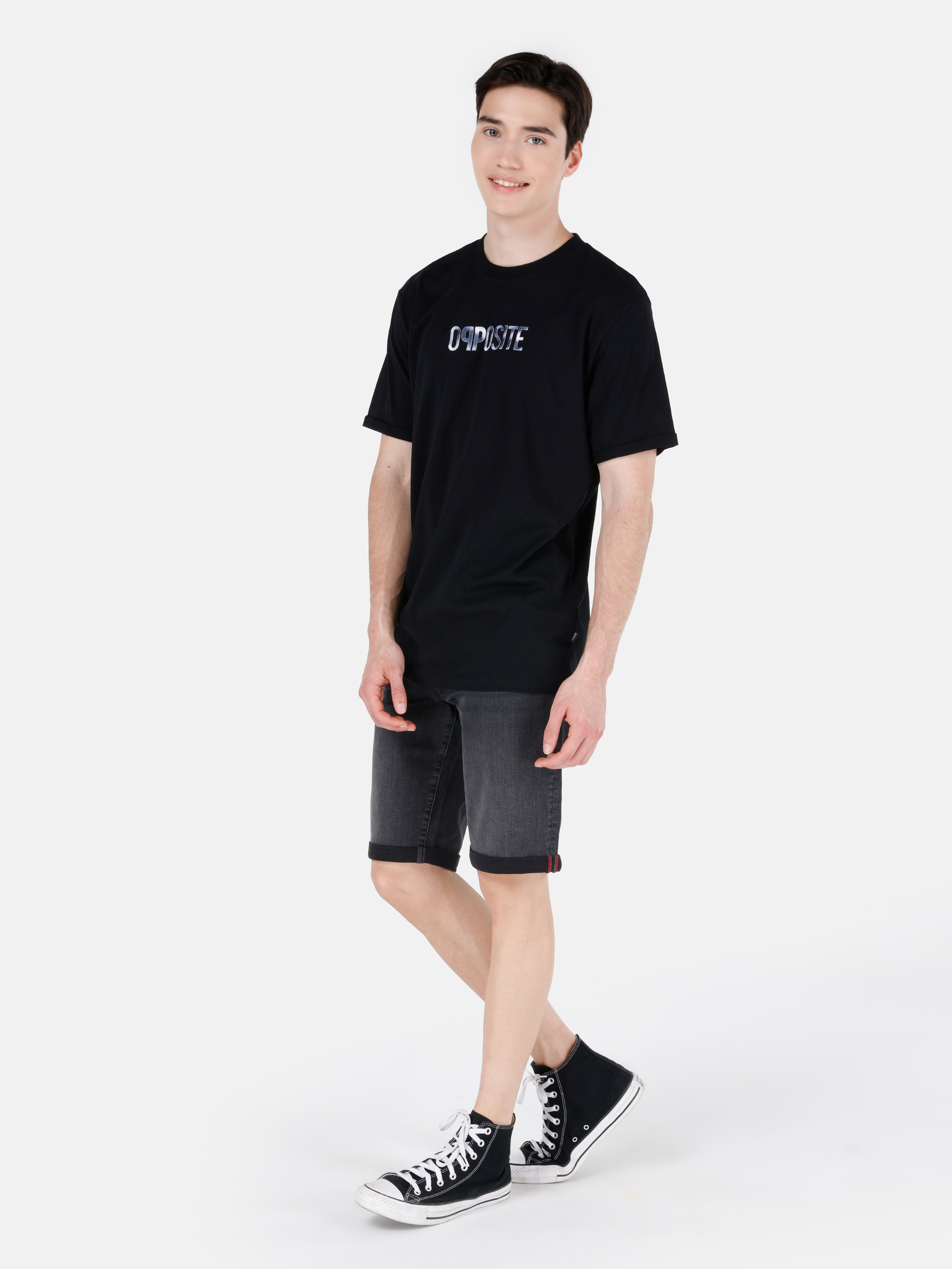 Показать информацию о Comfort fit прямая мужская футболка с круглым вырезом и коротким рукавом