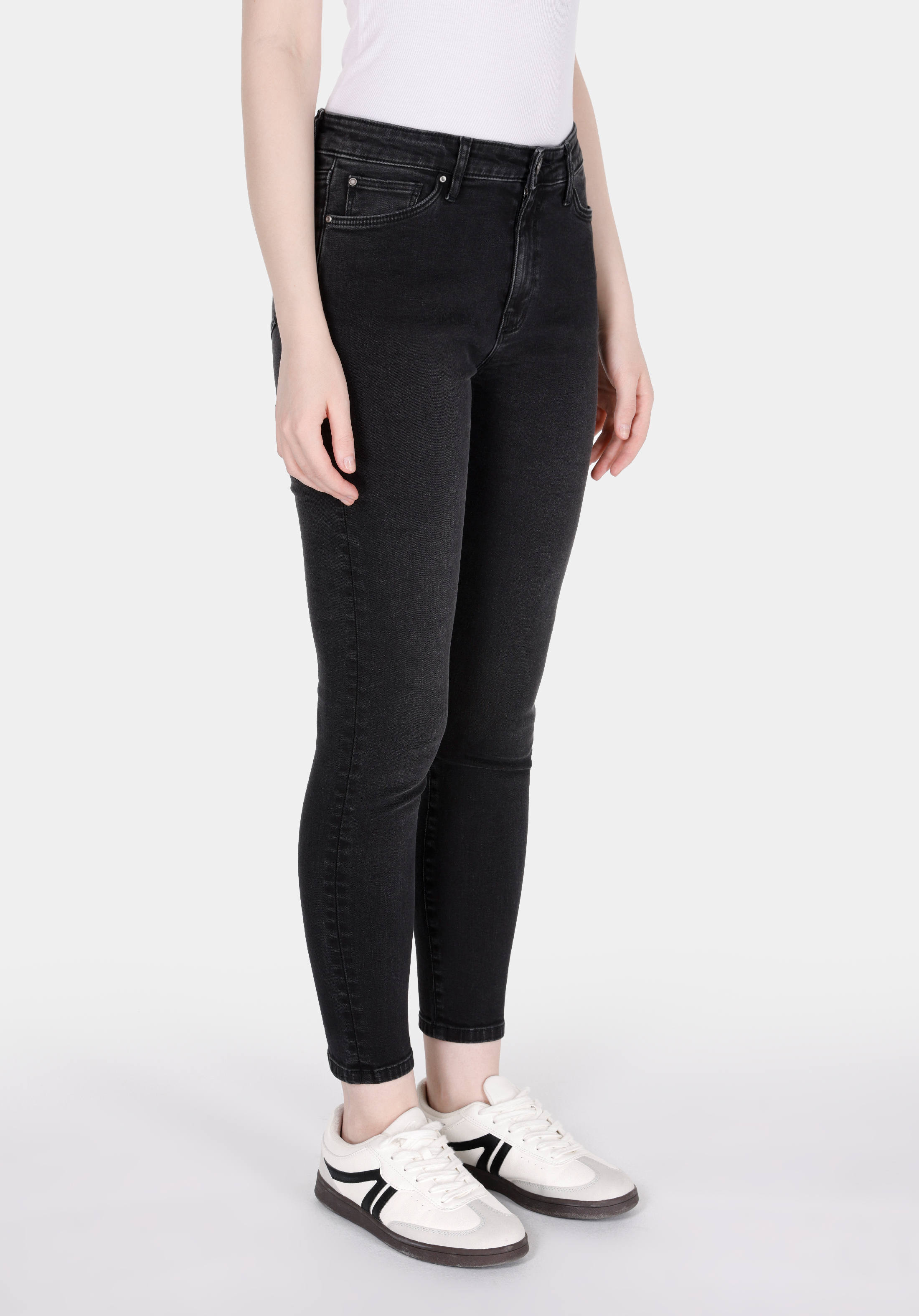 Показать информацию о Женские черные джинсы skinny fit средняя посадка
