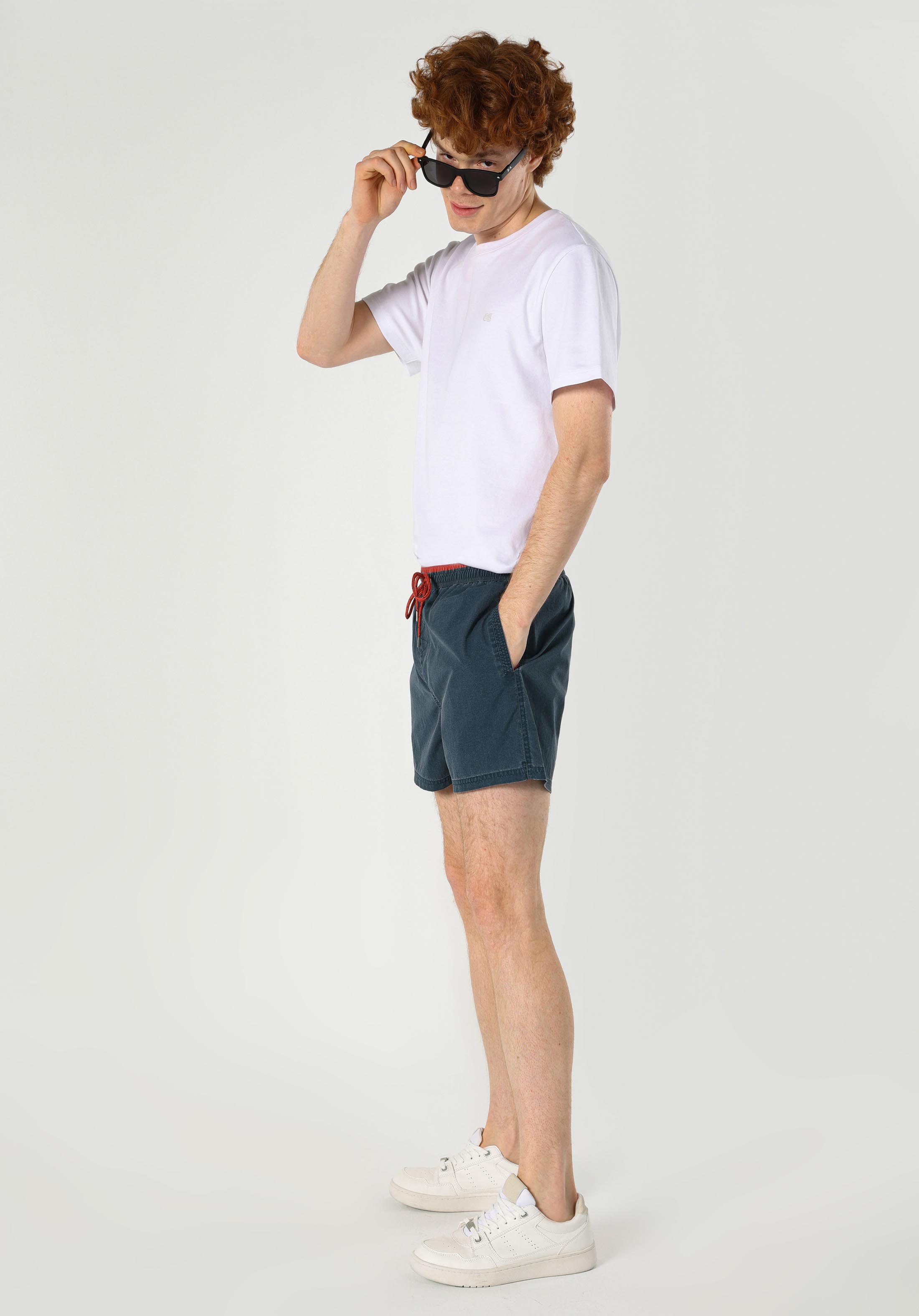 Показать информацию о Slim fit прямые мужские синие плавательные шорты