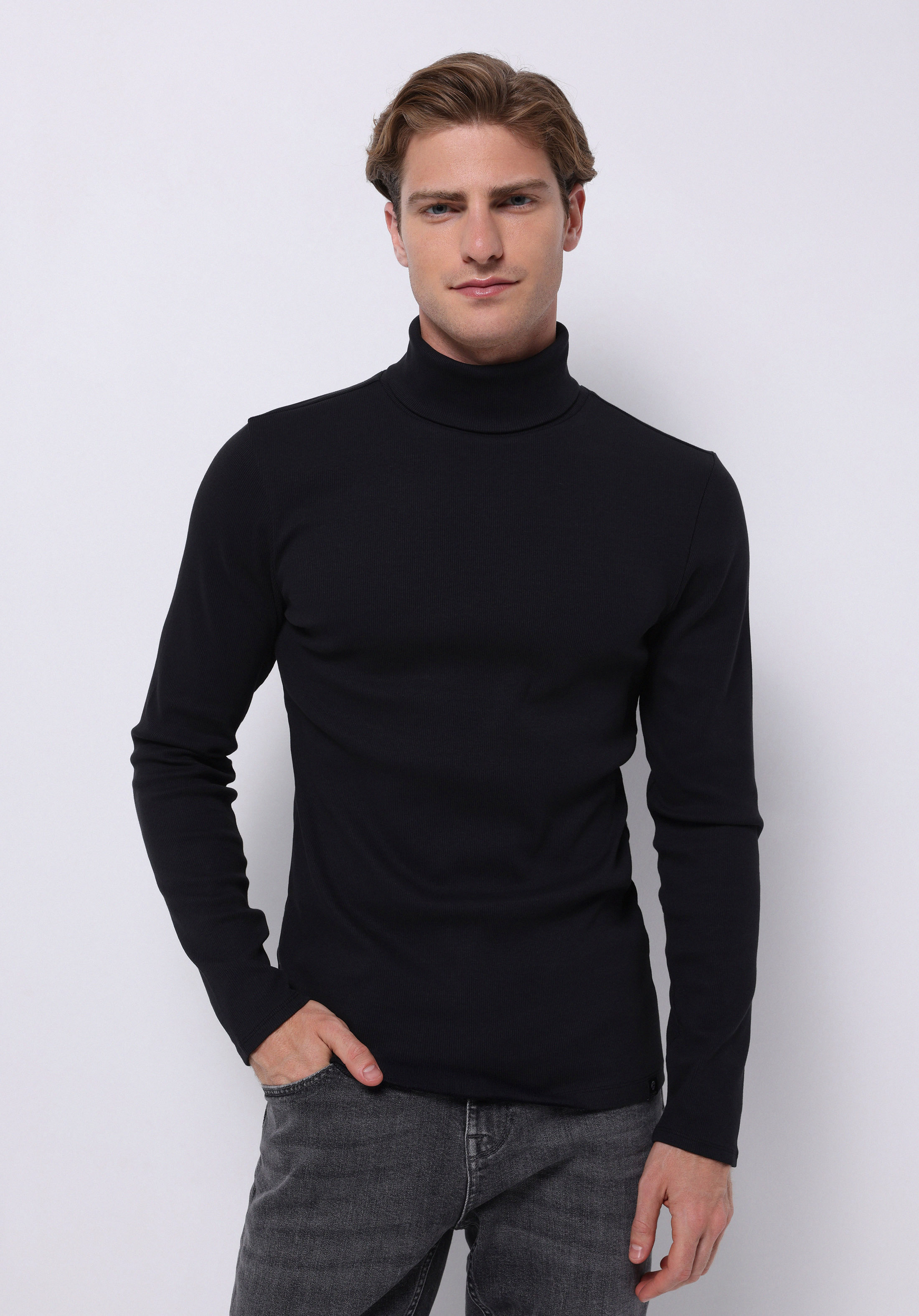 Показать информацию о Slim fit полуводолазка прямая мужская темно-синяя футболка с длинным рукавом
