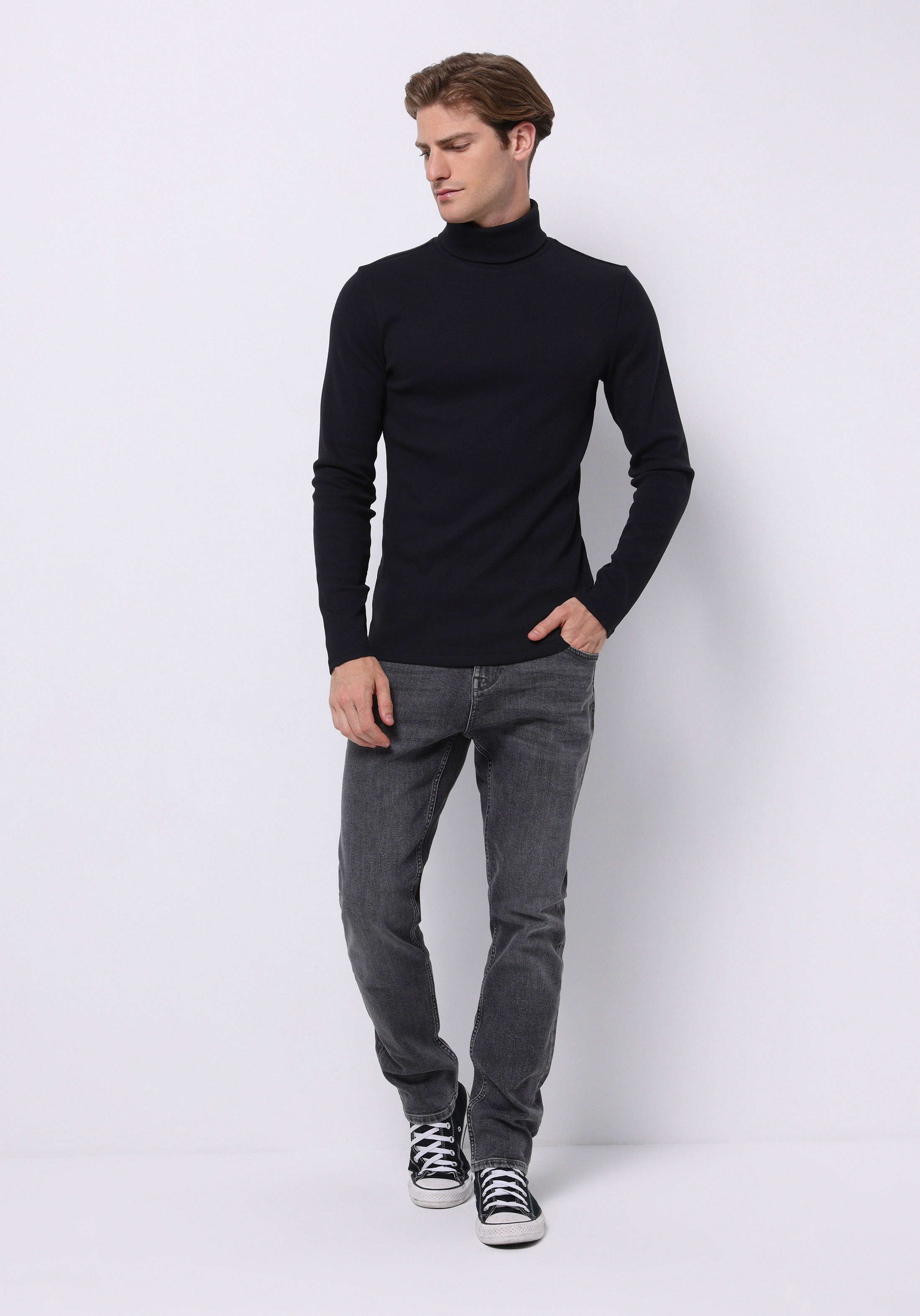Показать информацию о Slim fit полуводолазка прямая мужская темно-синяя футболка с длинным рукавом