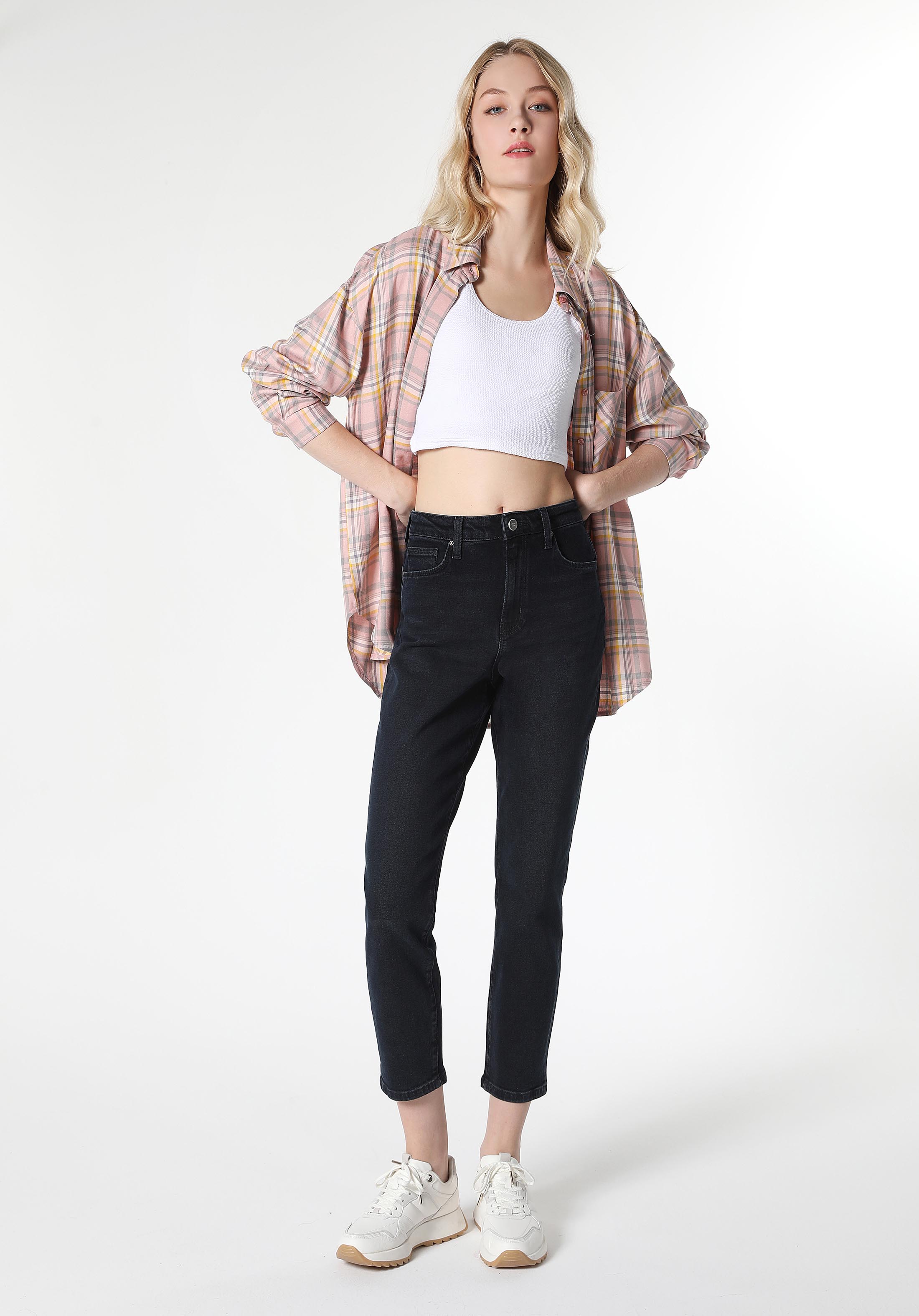 Показать информацию о Женские джинсы деним slim fit средняя посадка