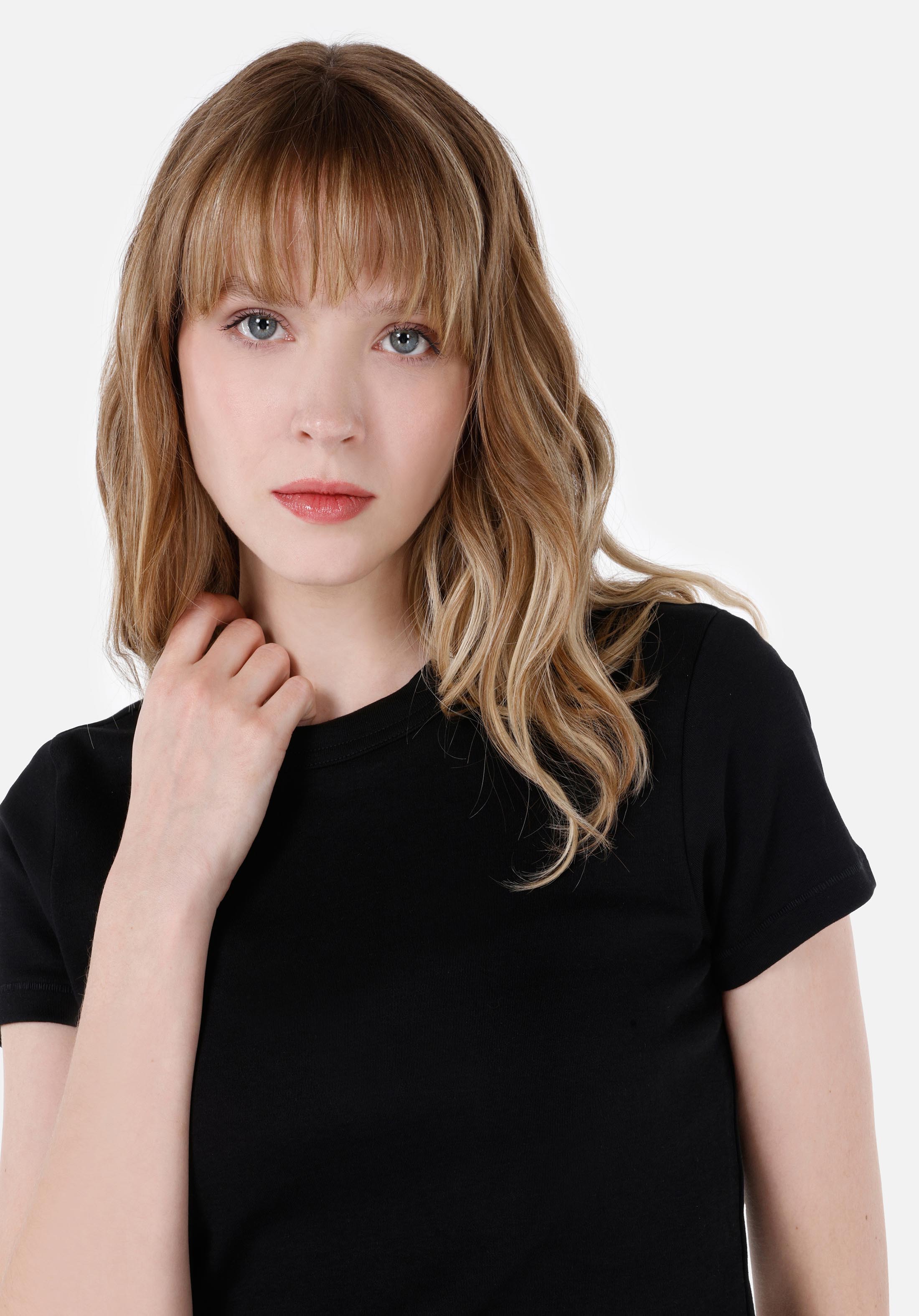 Показать информацию о Slim fit круглый вырез прямая женская черная футболка с коротким рукавом