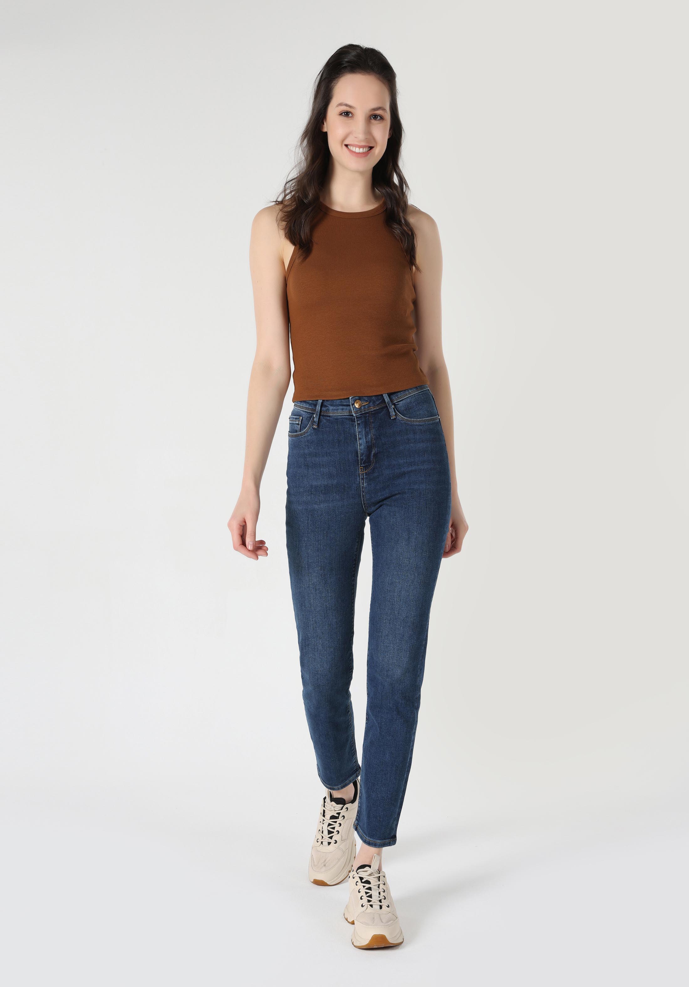 Показать информацию о Женские джинсы деним slim fit прямые средняя посадка