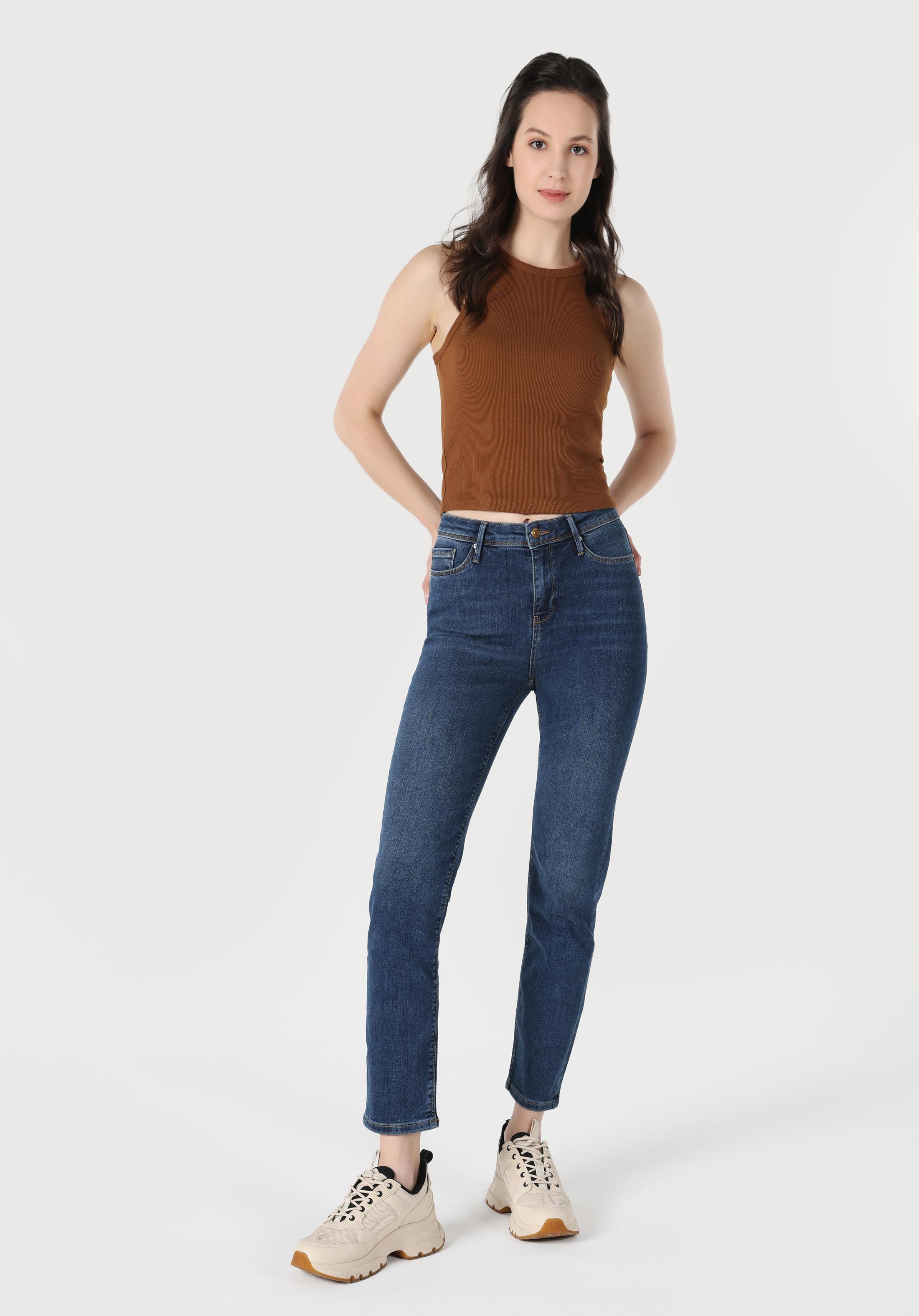 Показать информацию о Женские джинсы деним slim fit прямые средняя посадка