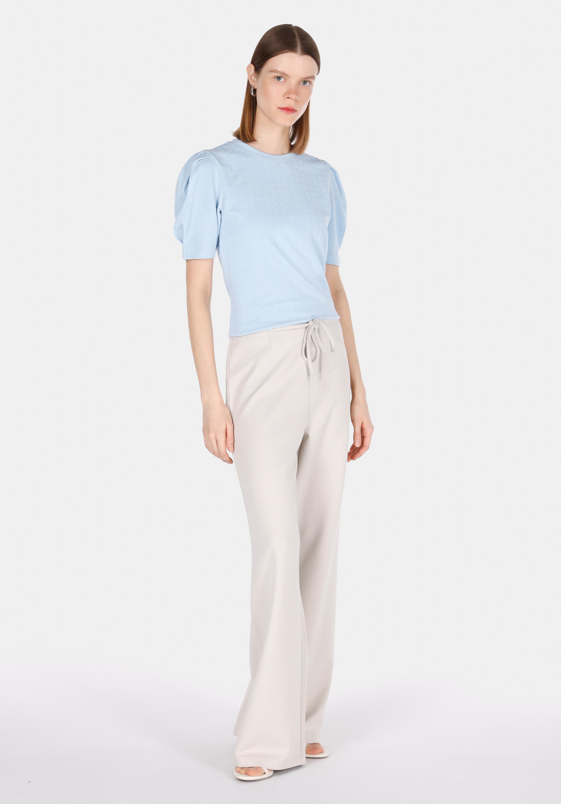 Показать информацию о Женская синяя футболка с коротким рукавом slim fit