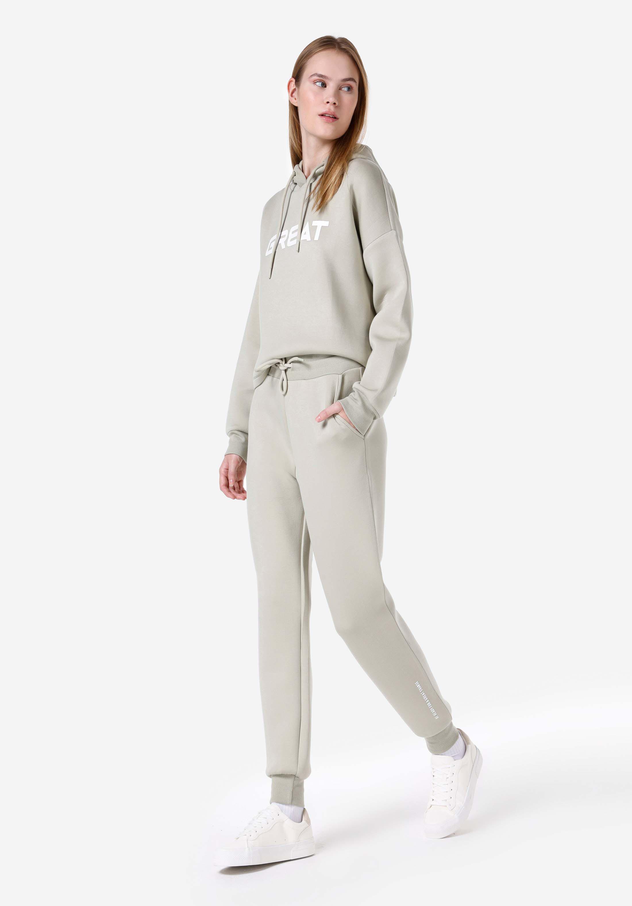 Показать информацию о Мужские зеленые спортивные штаны slim fit средняя посадка