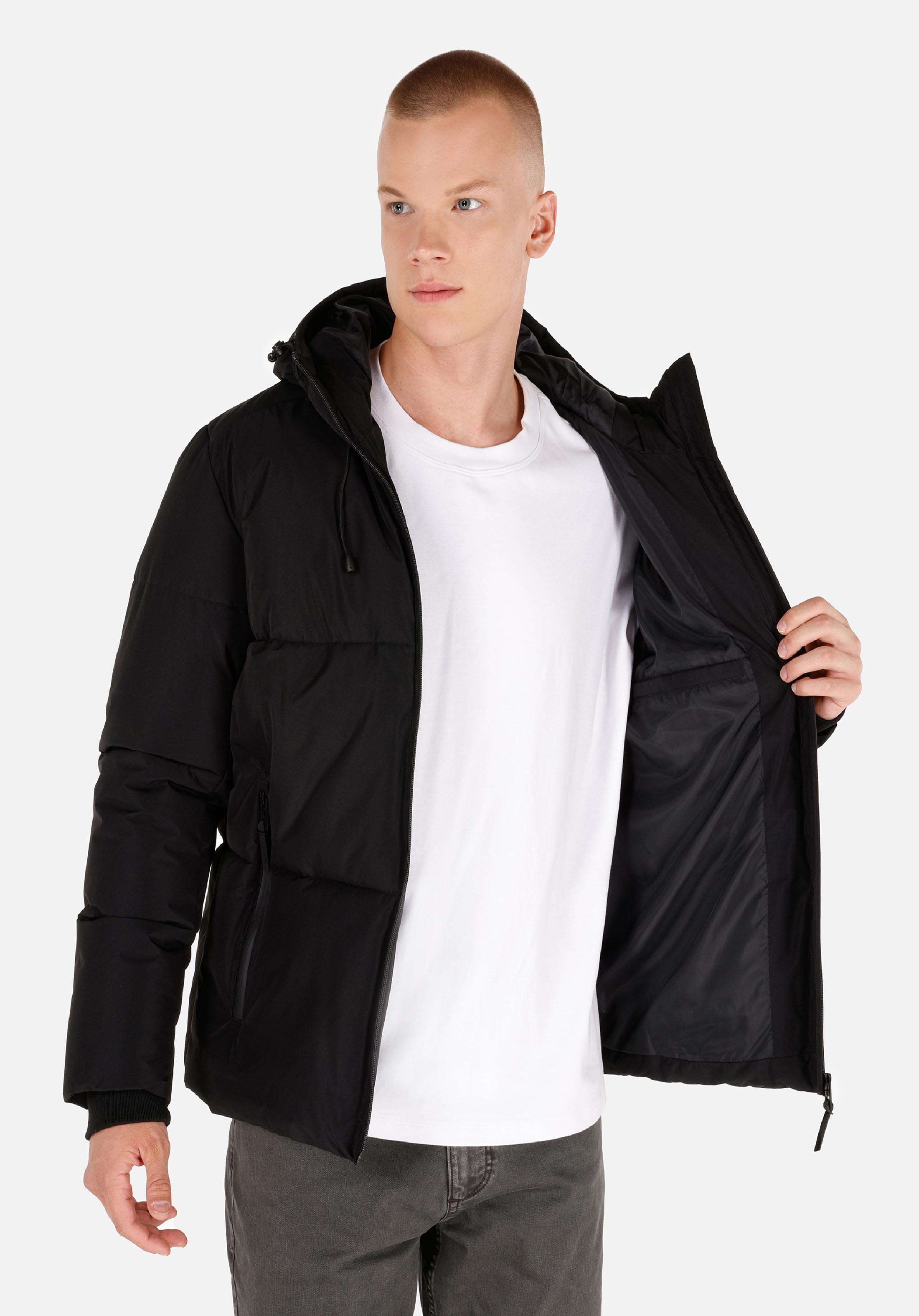 Показать информацию о Мужское черное пальто slim fit