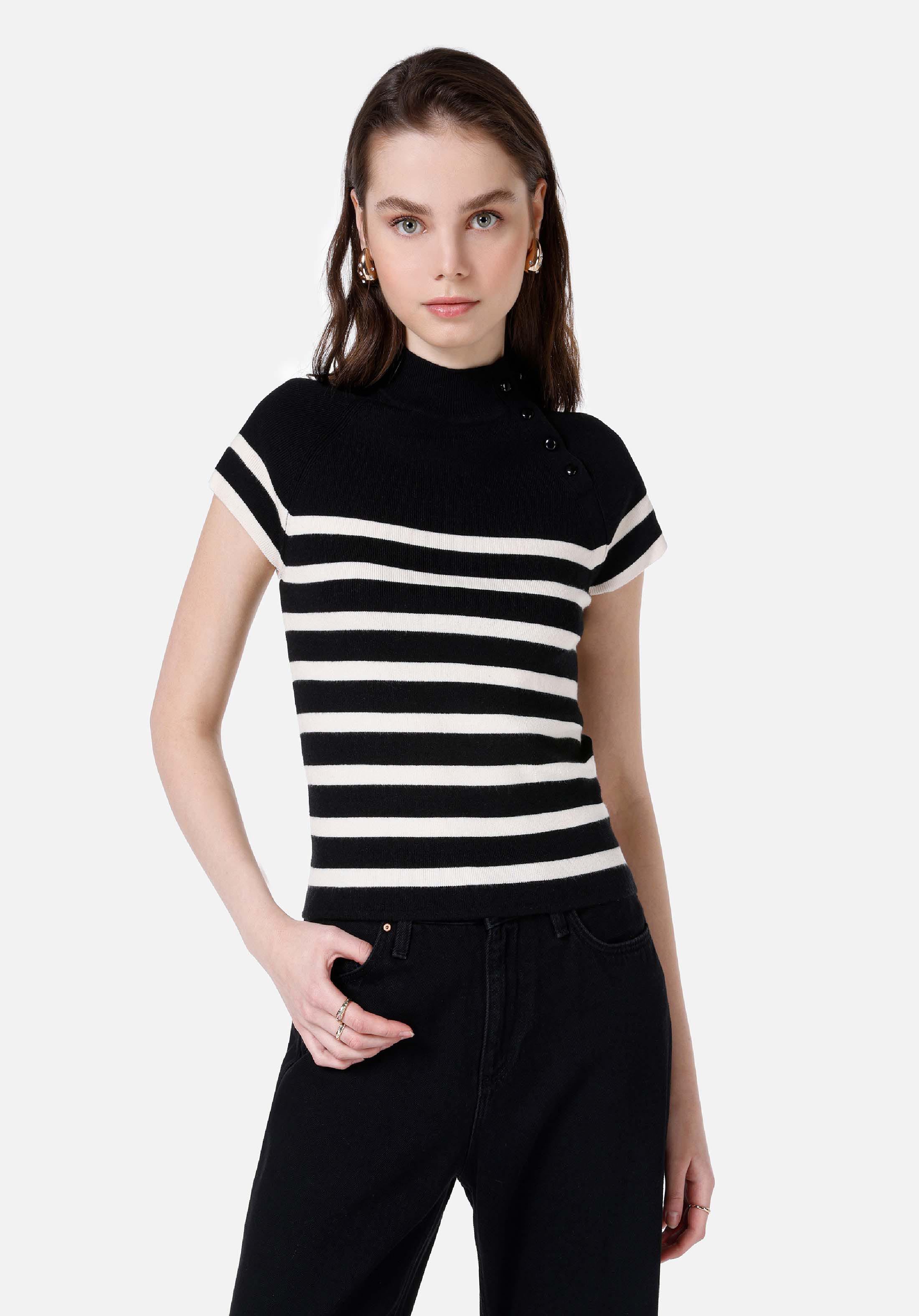 Показать информацию о Slim fit полуводолазка женский черный свитер с коротким рукавом