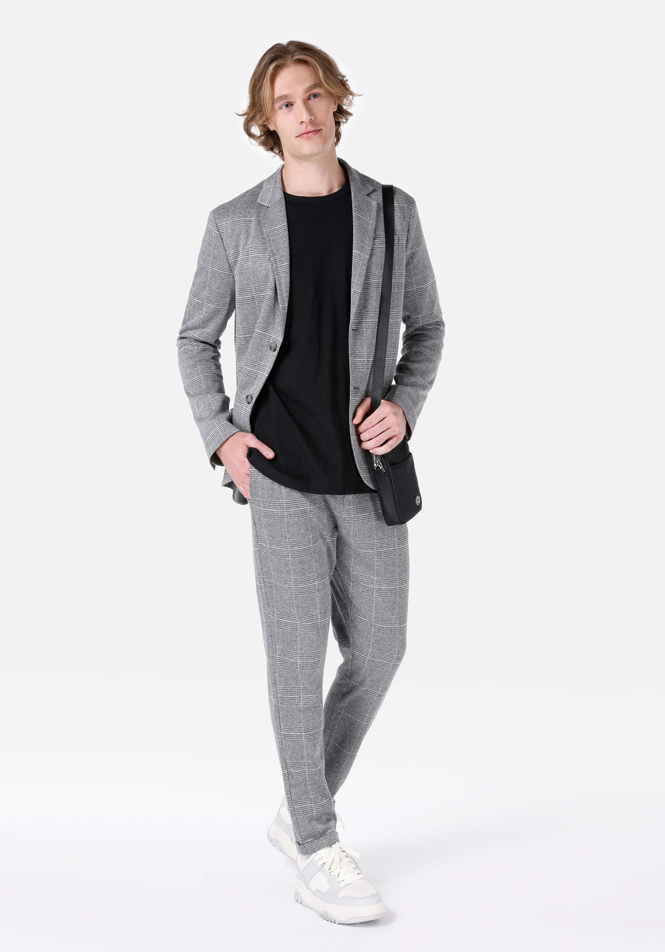 Показать информацию о Мужские серые спортивные штаны в клетку slim fit средняя посадка