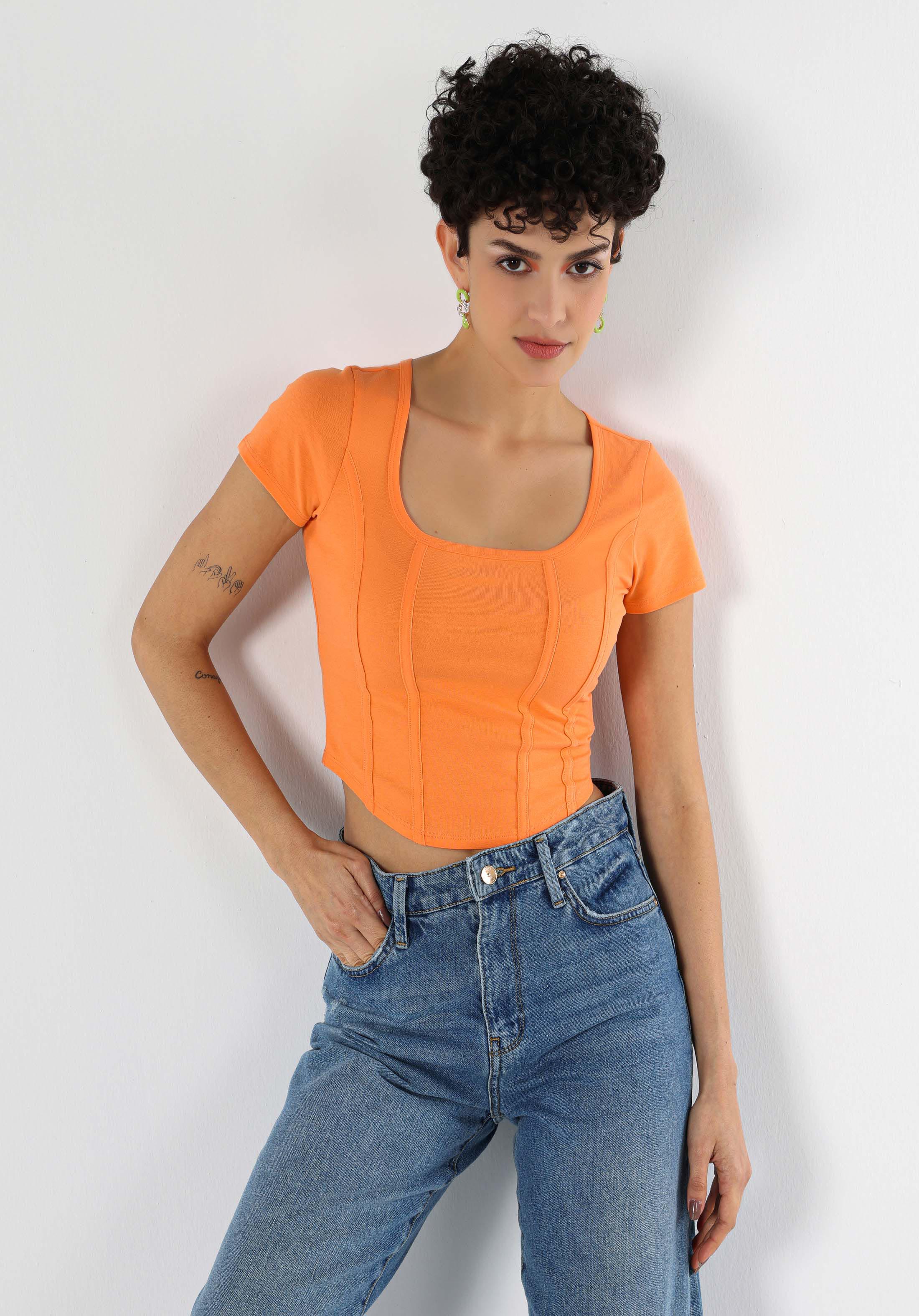 Показать информацию о Slim fit женская оранжевая футболка с коротким рукавом и квадратным вырезом