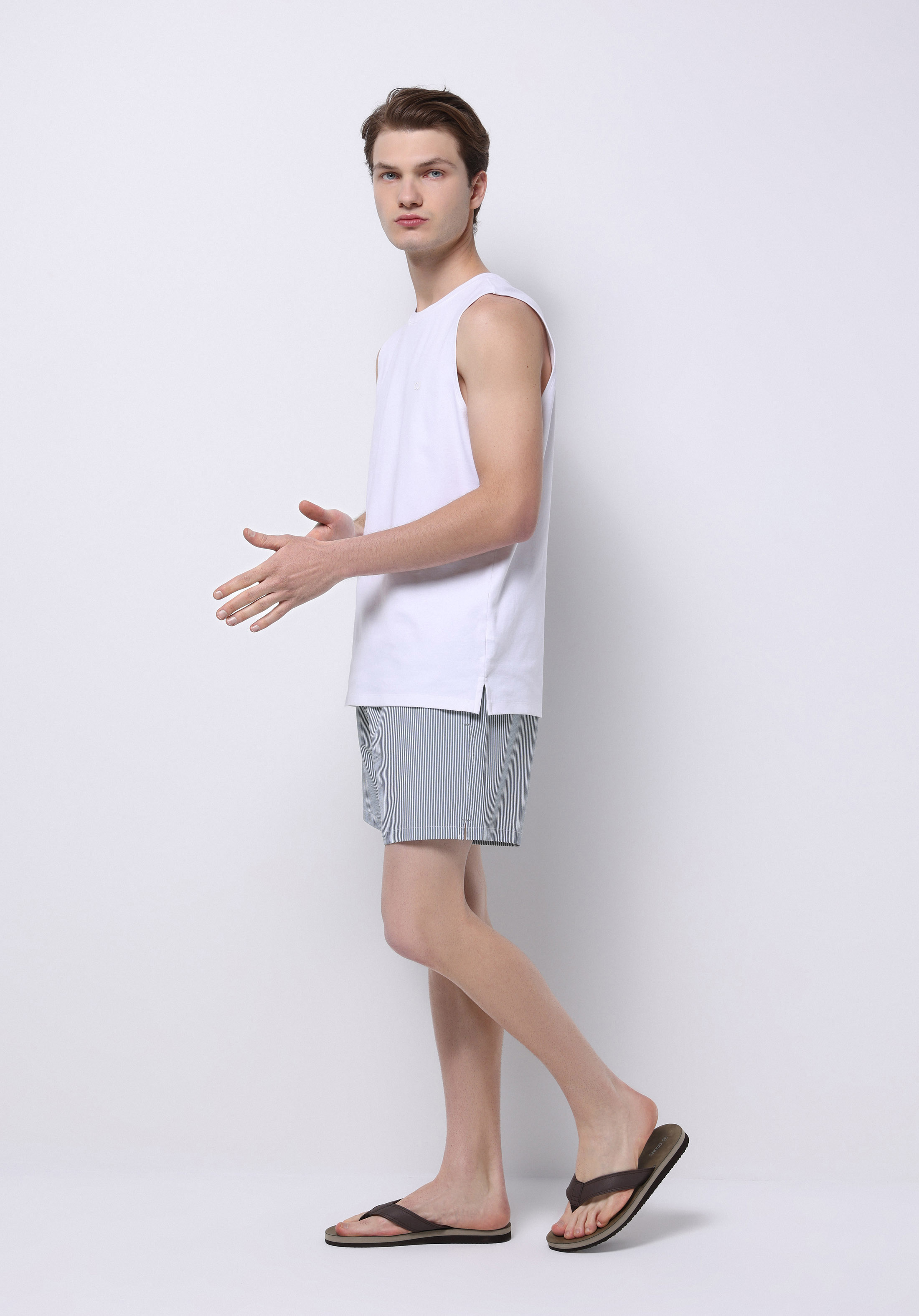 Показать информацию о Slim fit полосатые мужские зеленые плавательные шорты