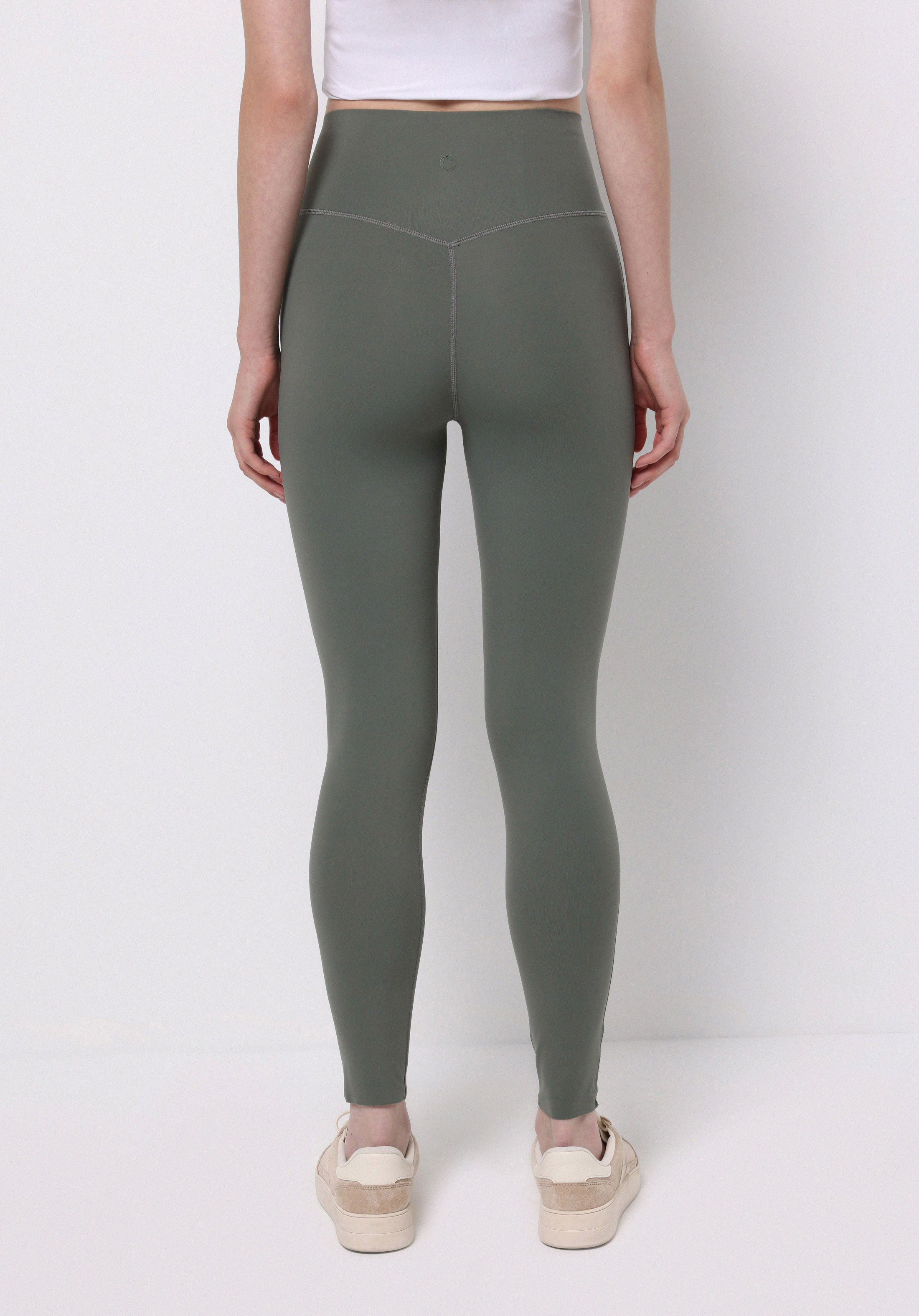 Показать информацию о Женские леггинсы Slim Fit