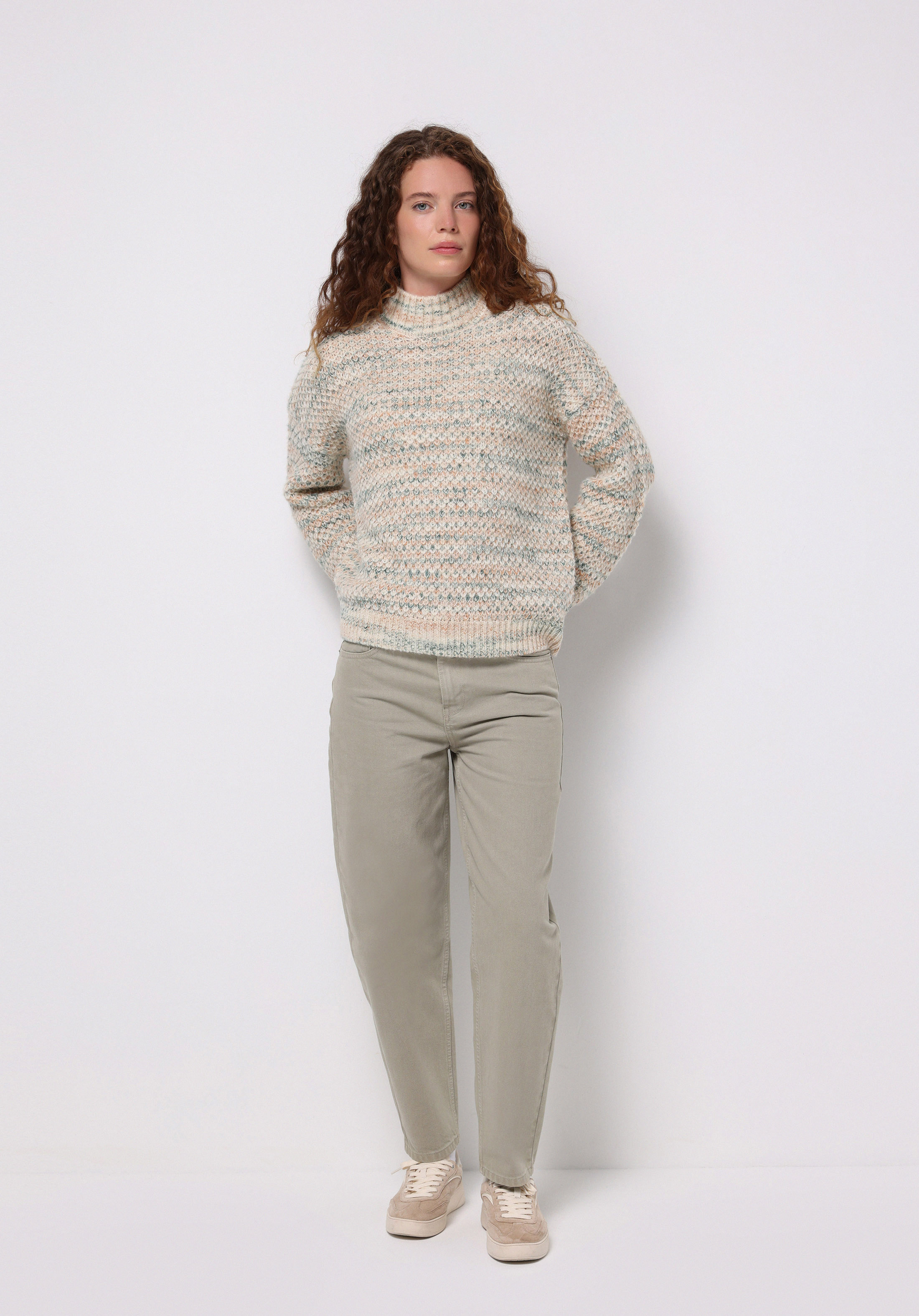 Показать информацию о Жен. Свитеры