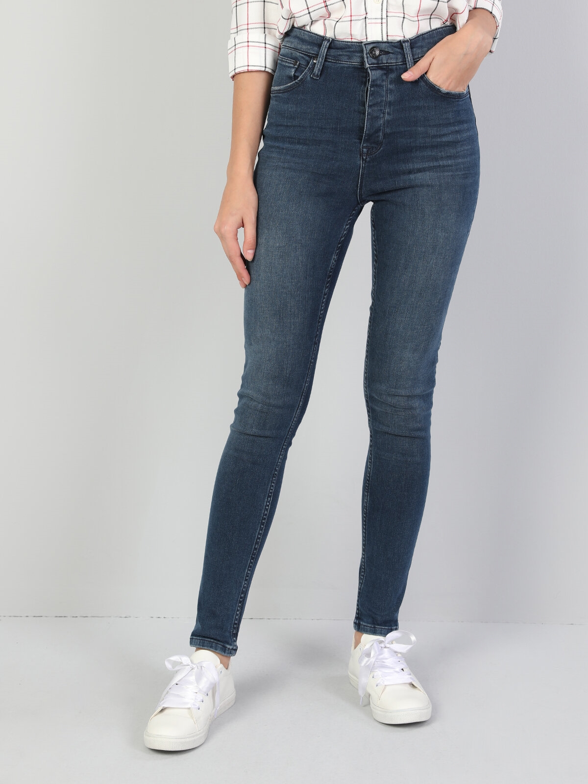 Модные джинсы мом: фото, с чем носить, модели, тренды, новинки