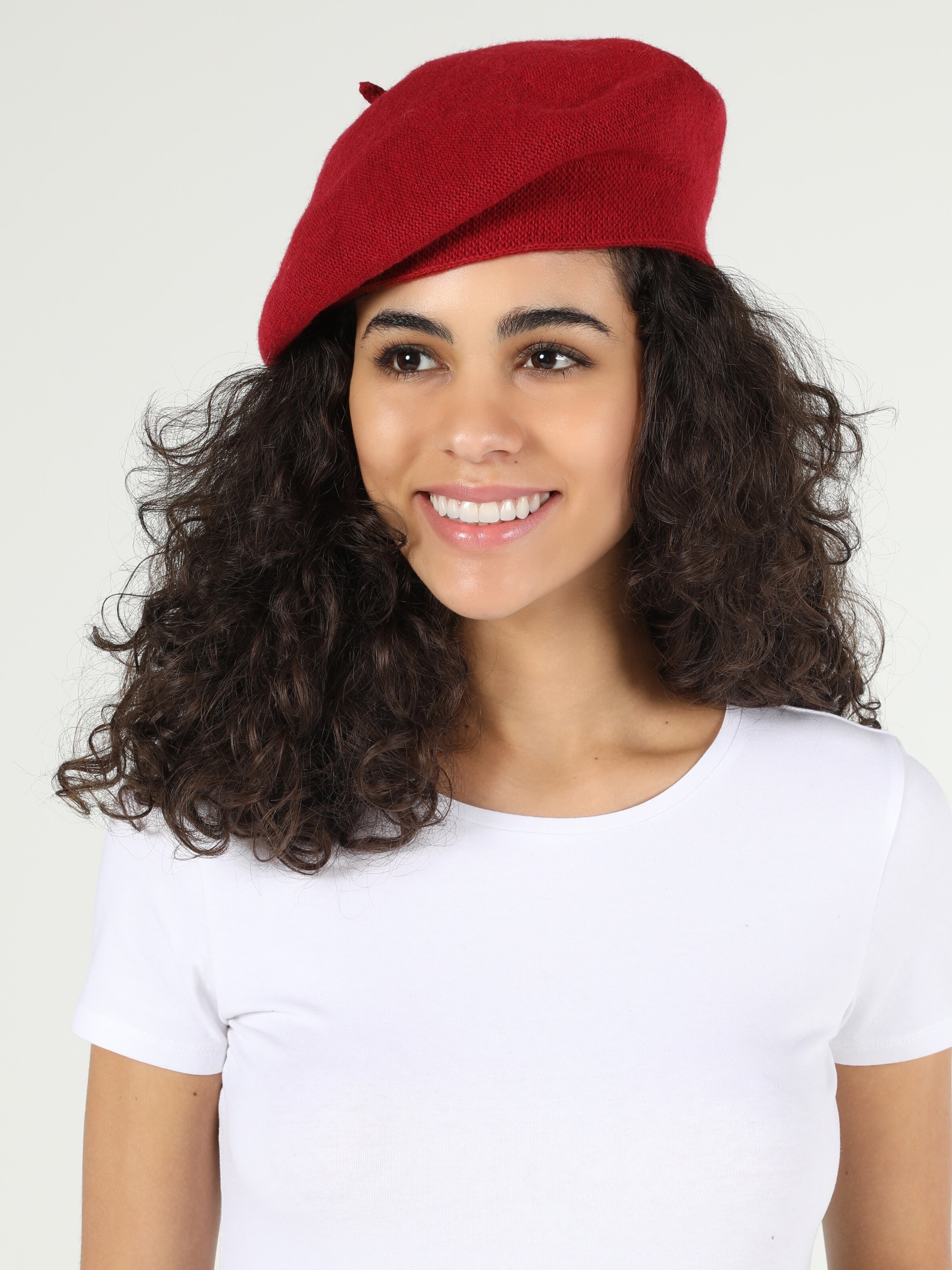 Показать информацию о Женская шапка CL1051878