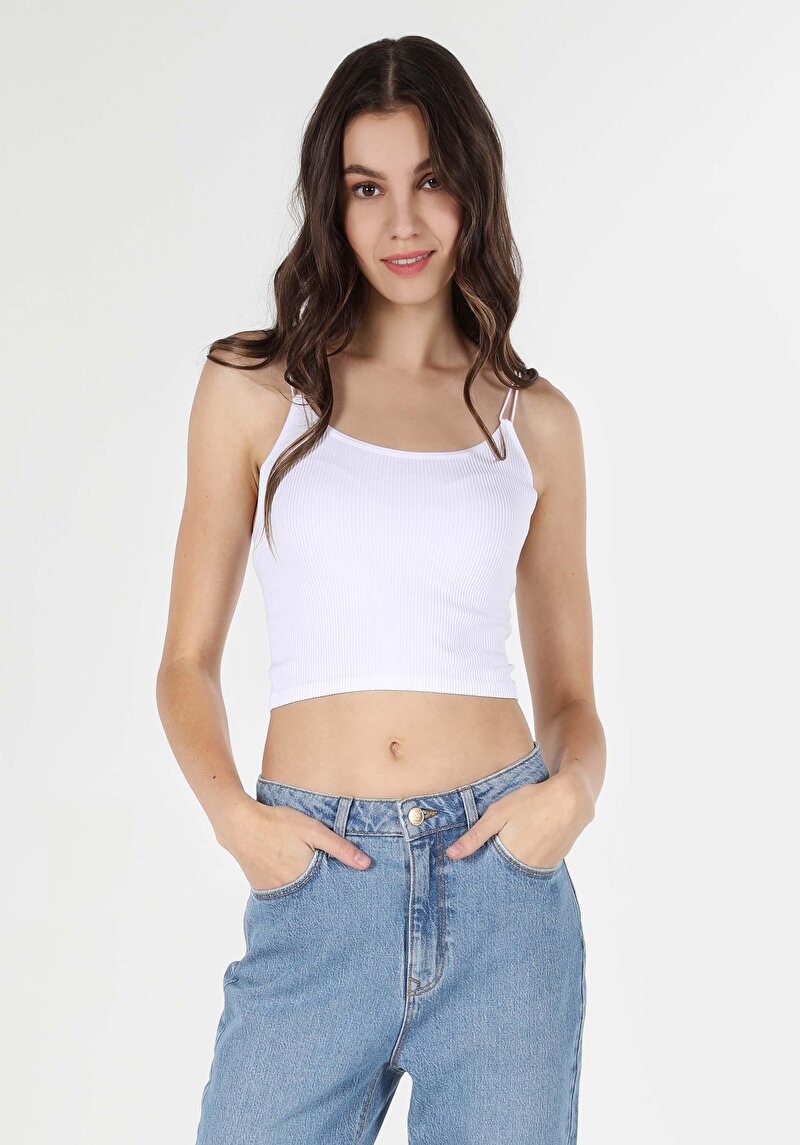 Изображение Женская белая майка приталенного кроя