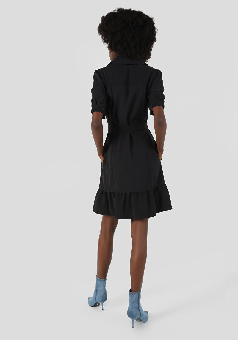 Изображение Женское черное платье обычного кроя