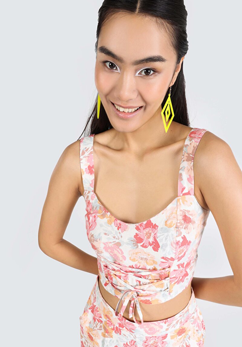 Изображение Женская разноцветная рубашка приталенного кроя с v-образным вырезом без рукавов