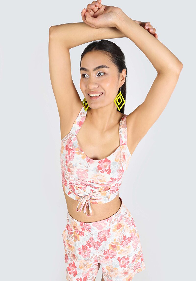 Показать информацию о Женская разноцветная рубашка приталенного кроя с v-образным вырезом без рукавов