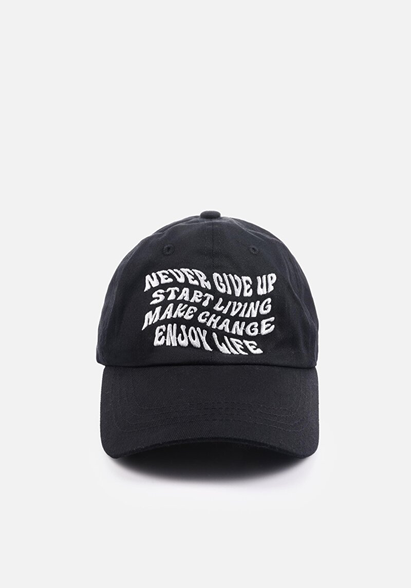 Изображение Женская чёрная бейсболка