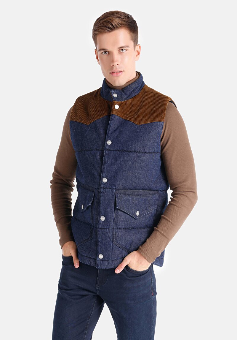 Жилетка мужская colin's. Жилетка colins. Жилетка colins. Жилетка colins. Colins безрукавка.