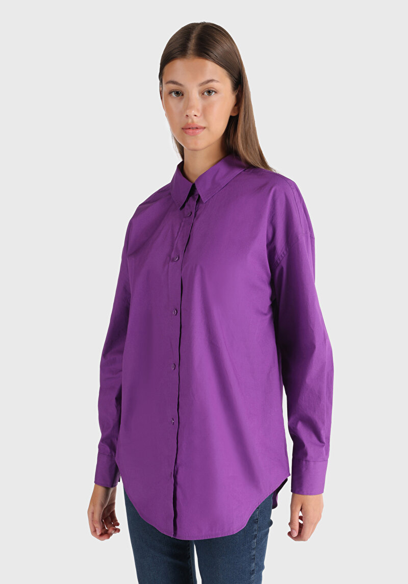 Изображение Женская фиолетовая рубашка свободного кроя с вырезом и длинным рукавом