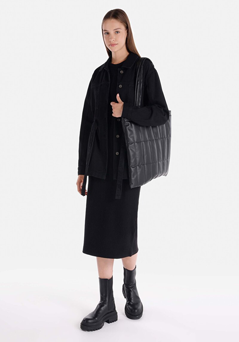 Показать информацию о Женское чёрное платье облегающего кроя с длинным рукавом