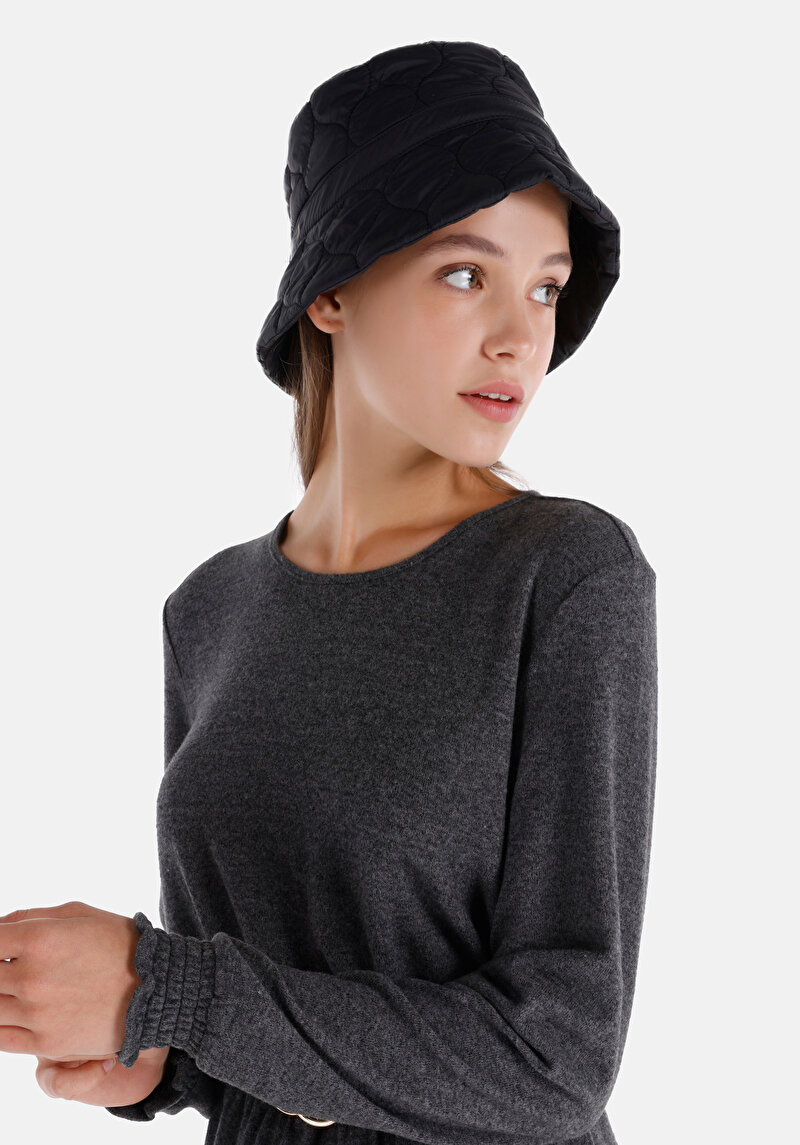 Показать информацию о Женское антрацитовое платье с короткими рукавами стандартного кроя