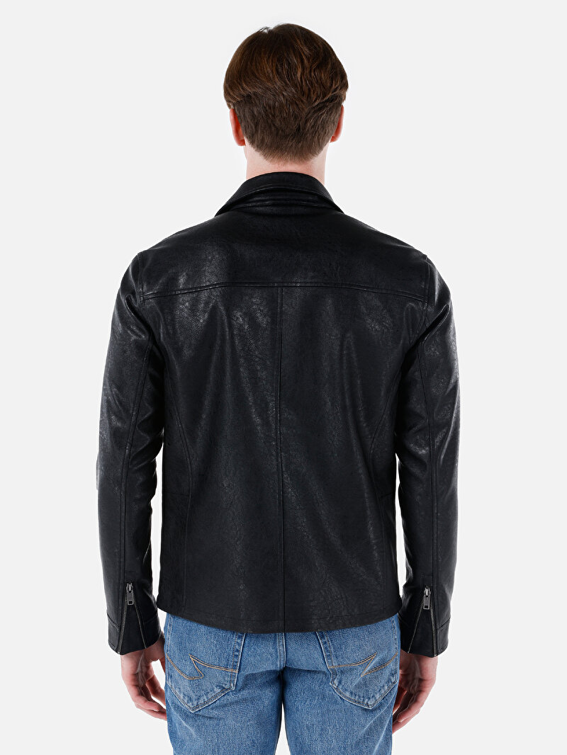 Изображение Мужское черное пальто slim fit из полиуретана