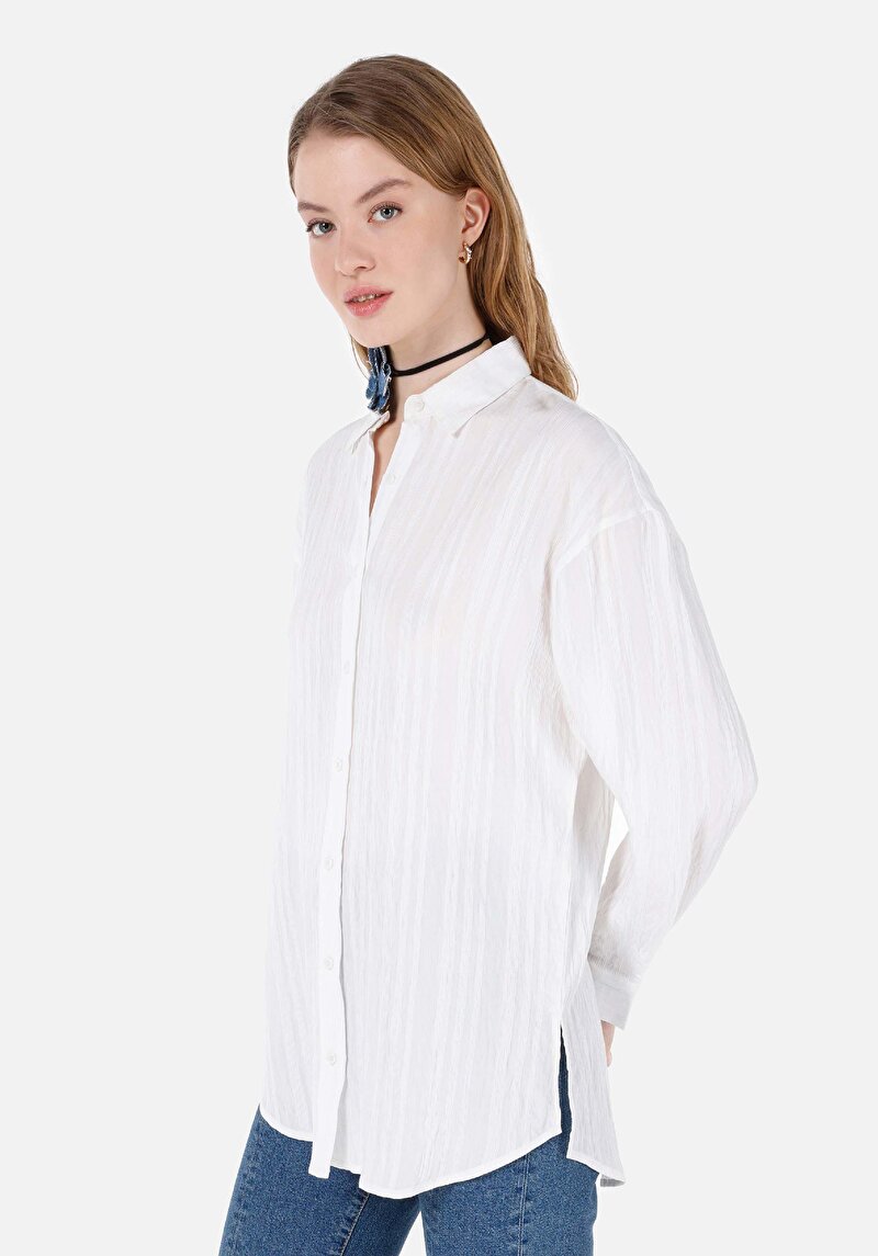 Изображение Женская белая рубашка современного кроя прямого силуэта с длинным рукавом