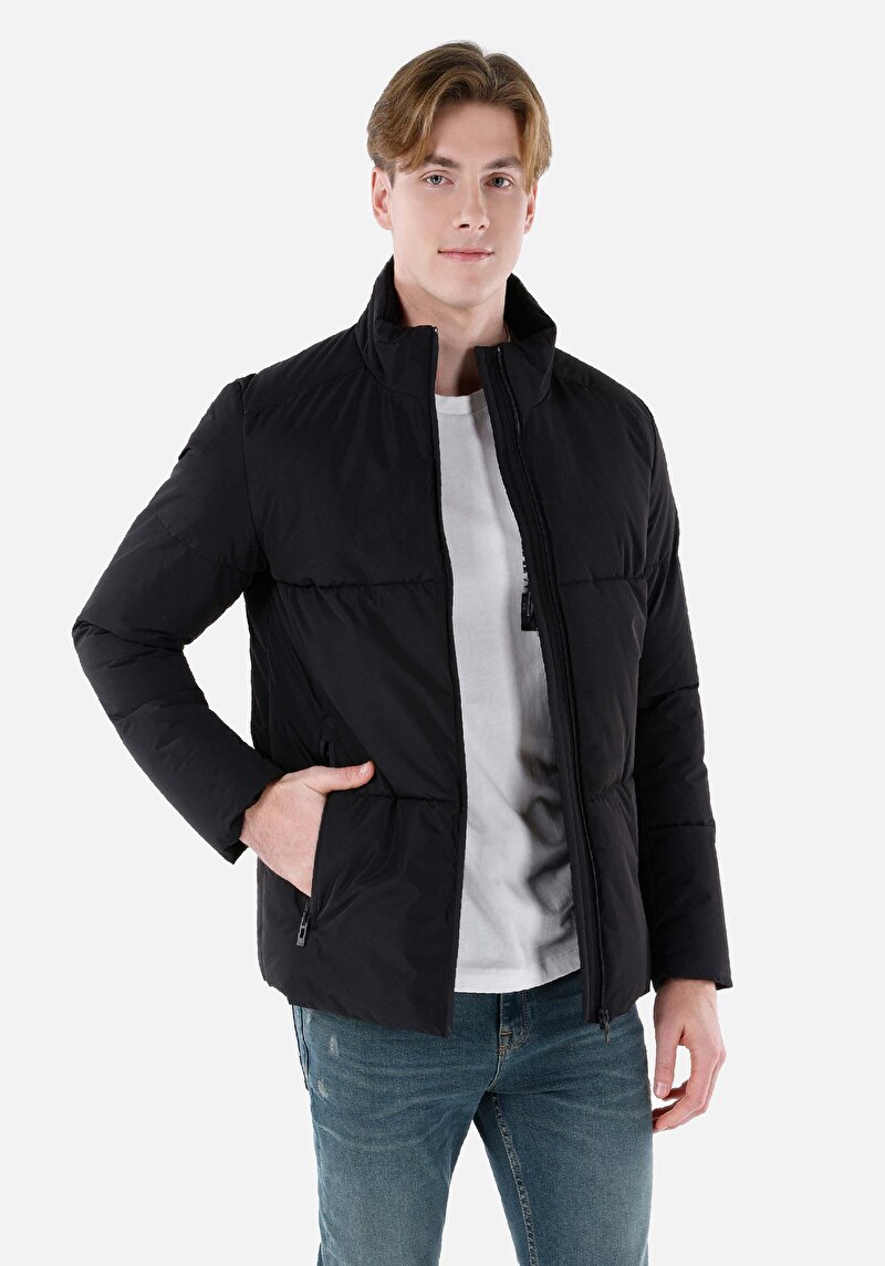 Изображение Мужское черное пальто slim fit