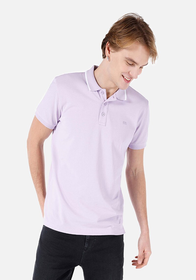 Изображение Мужская фиолетовая футболка-поло прямого силуэта стандартного кроя с короткими рукавами