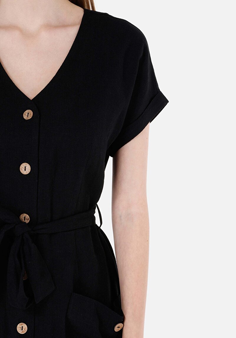 Показать информацию о Женское чёрное платье обычного кроя